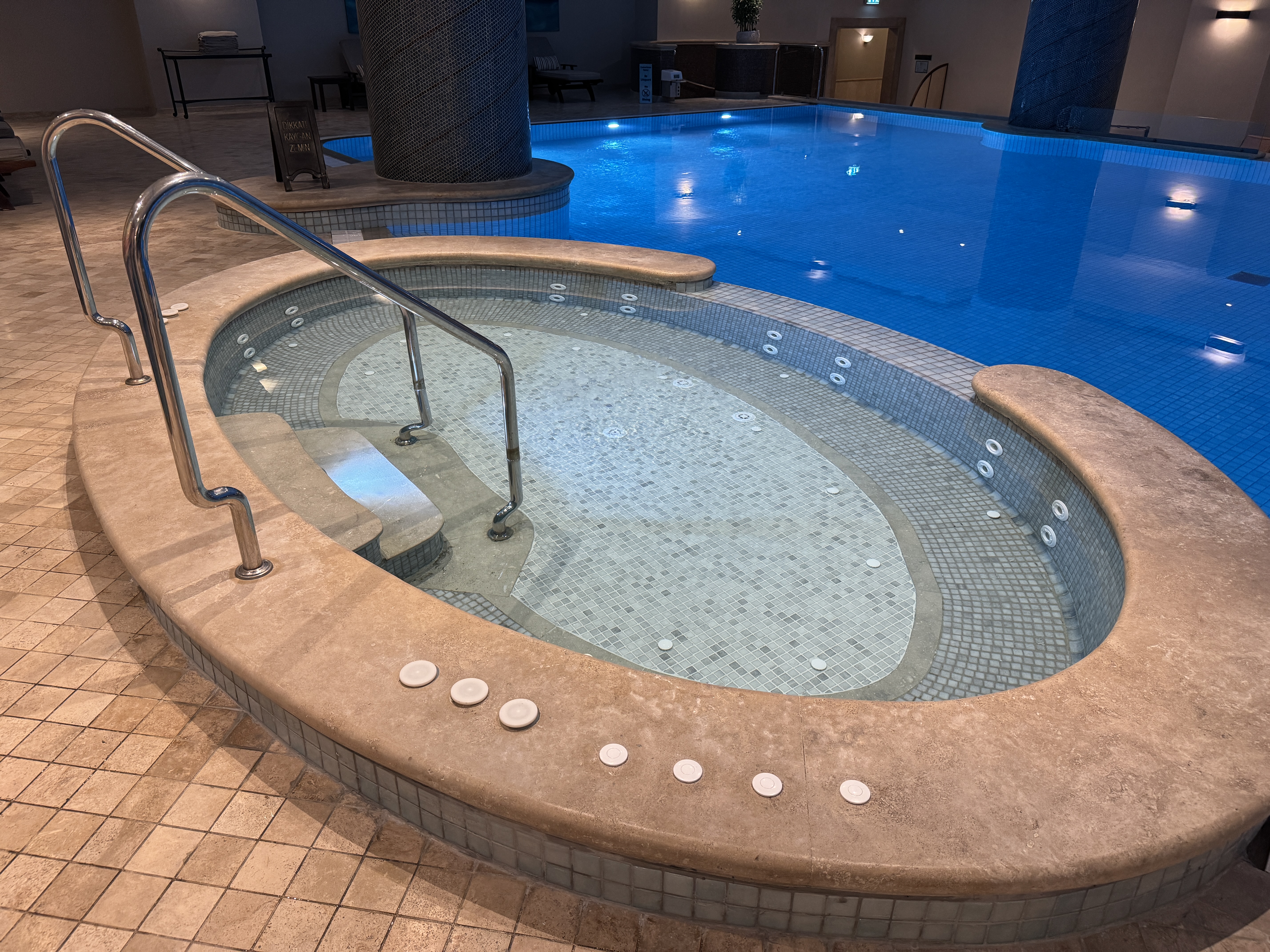 Ritz Carlton Istanbul spa hot tub Ritz Carlton Istanbul spa hot tub