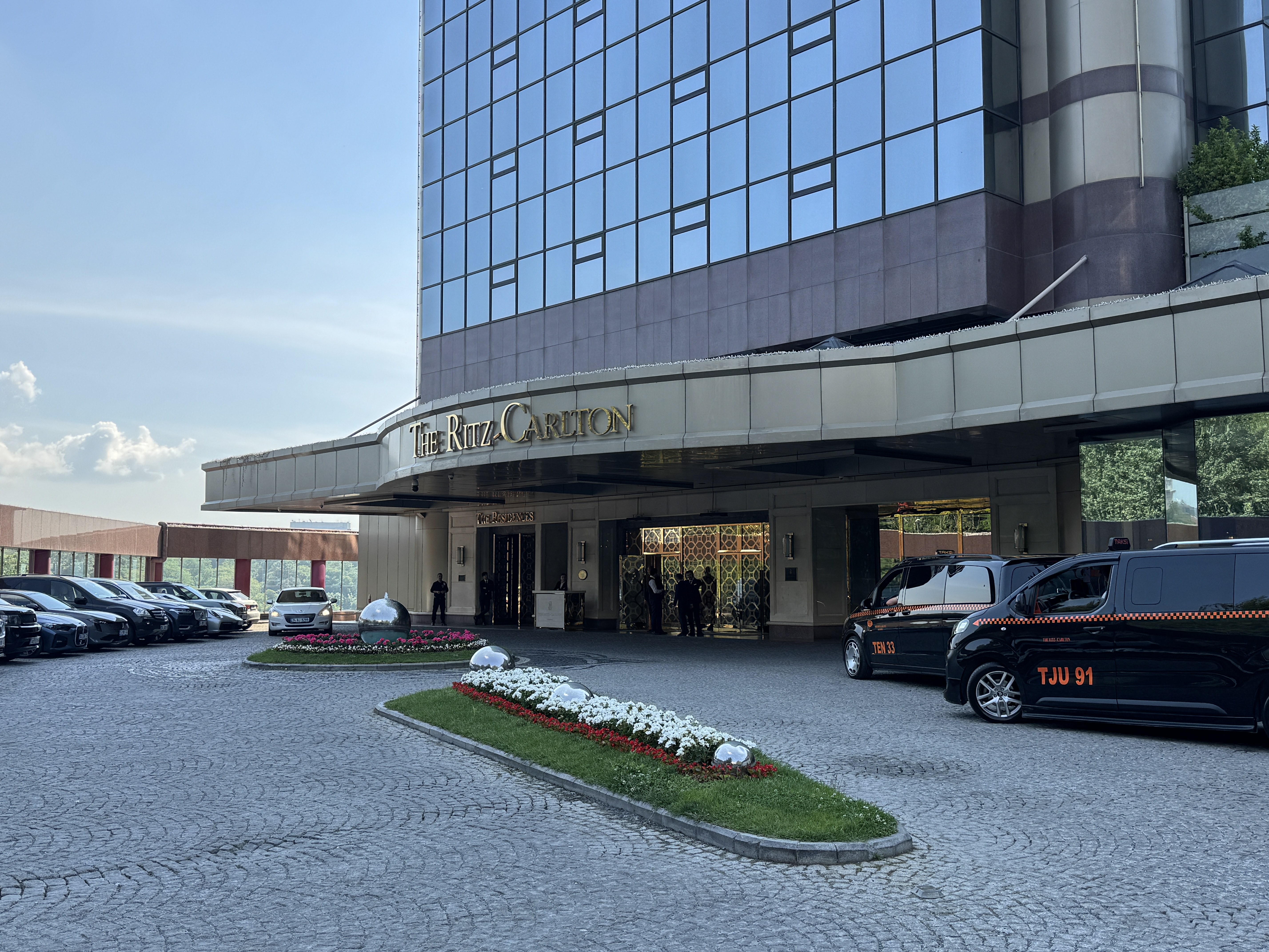 Ritz Carlton Istanbul valet entrance Ritz Carlton Istanbul valet entrance