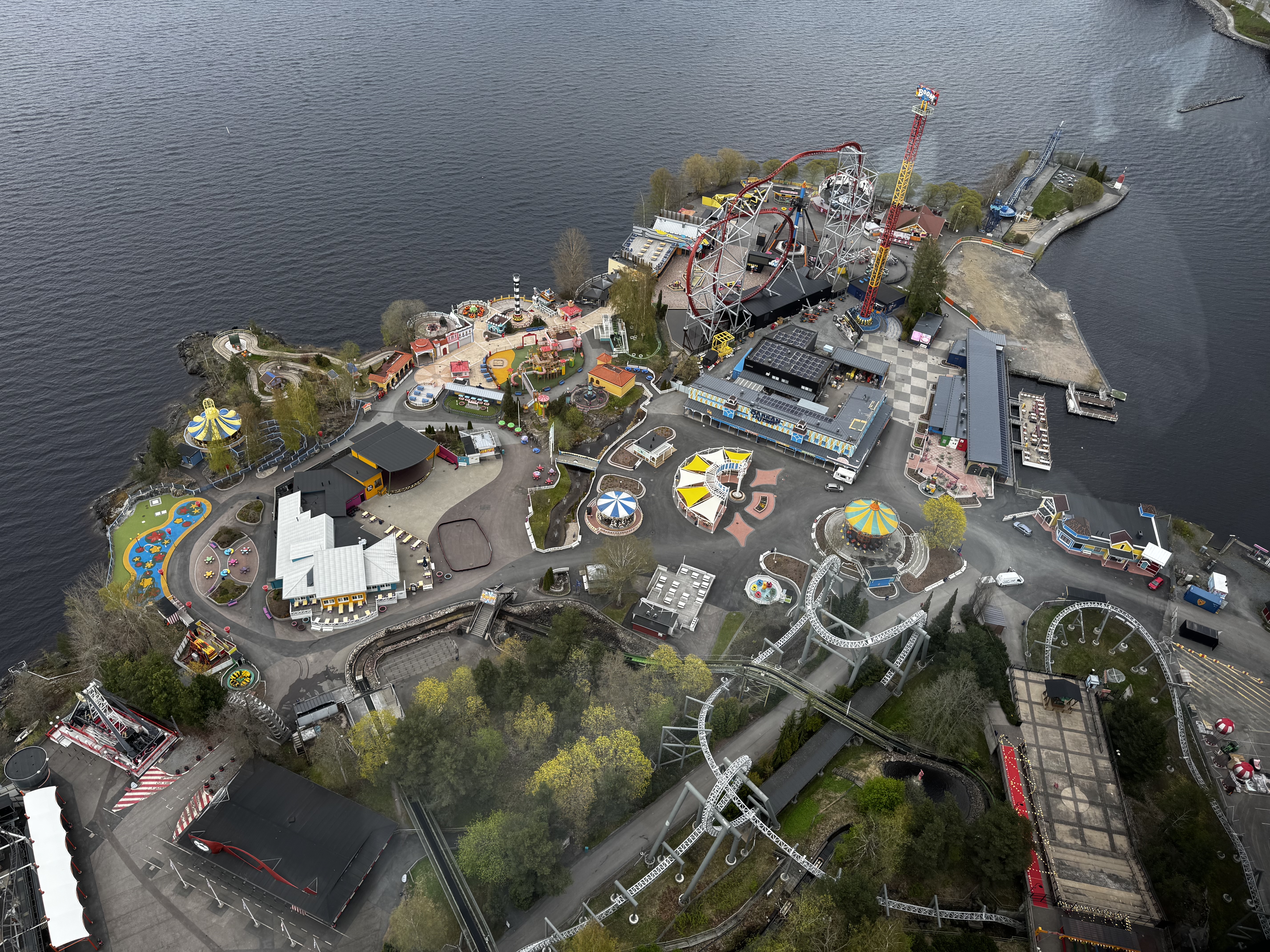Sarkanniemi Amusement Park Tampere overhead view Sarkanniemi Amusement Park Tampere overhead view