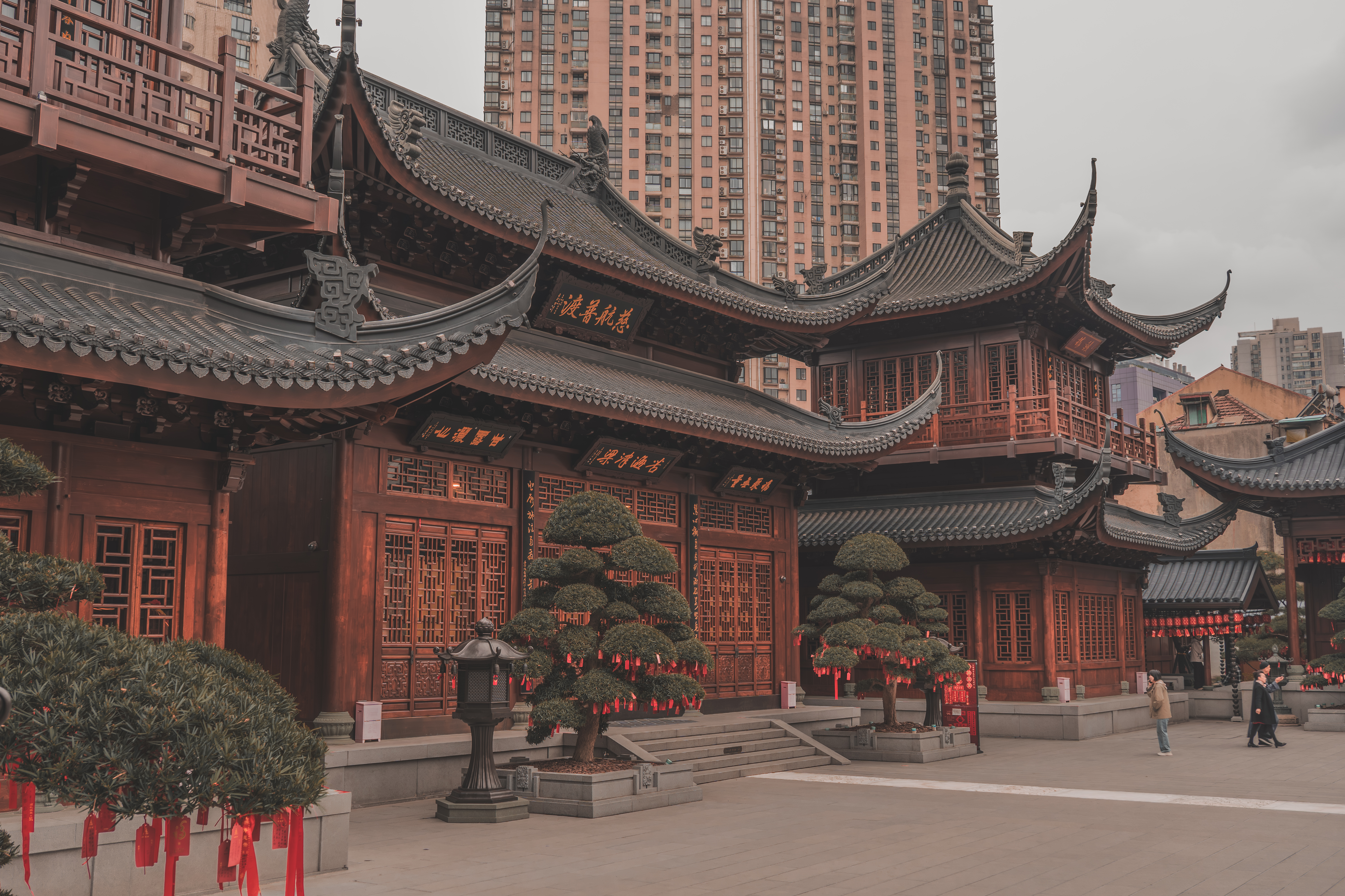 Shanghai Longhua Temple exterior
