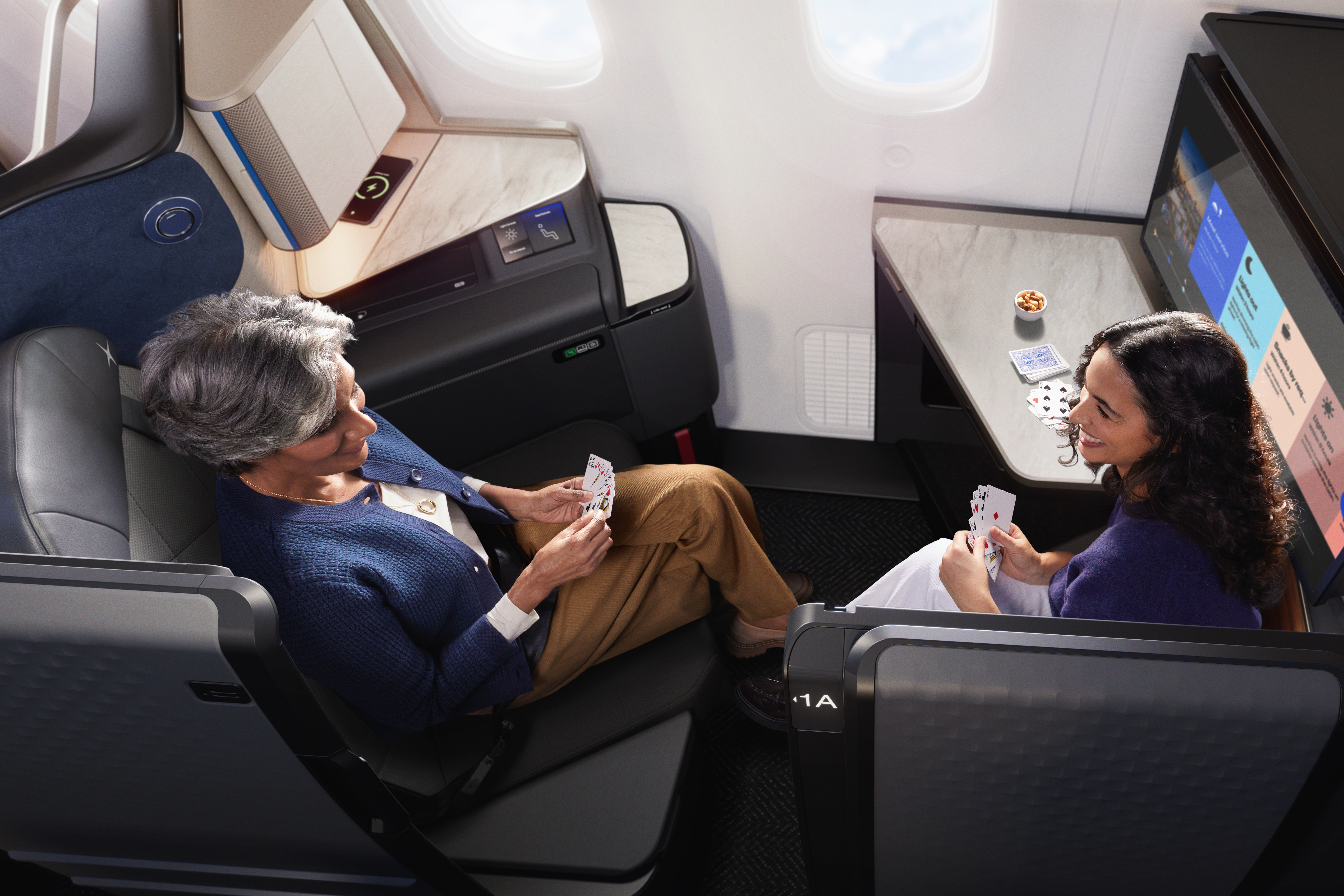 United Polaris Studio Dining United Polaris Studio Dining