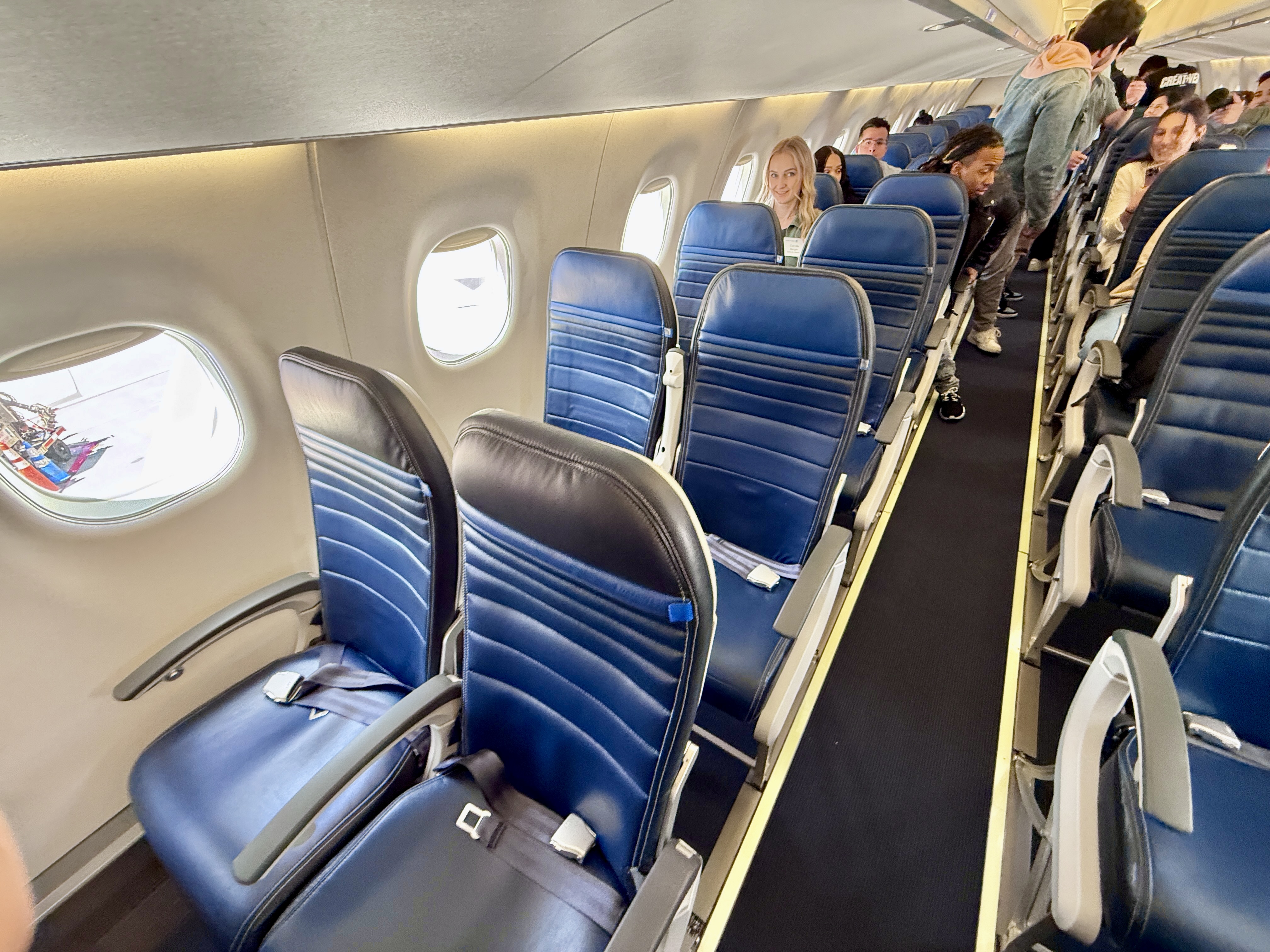 United Economy Cabin UnitedEmbraer175EconomySeats
