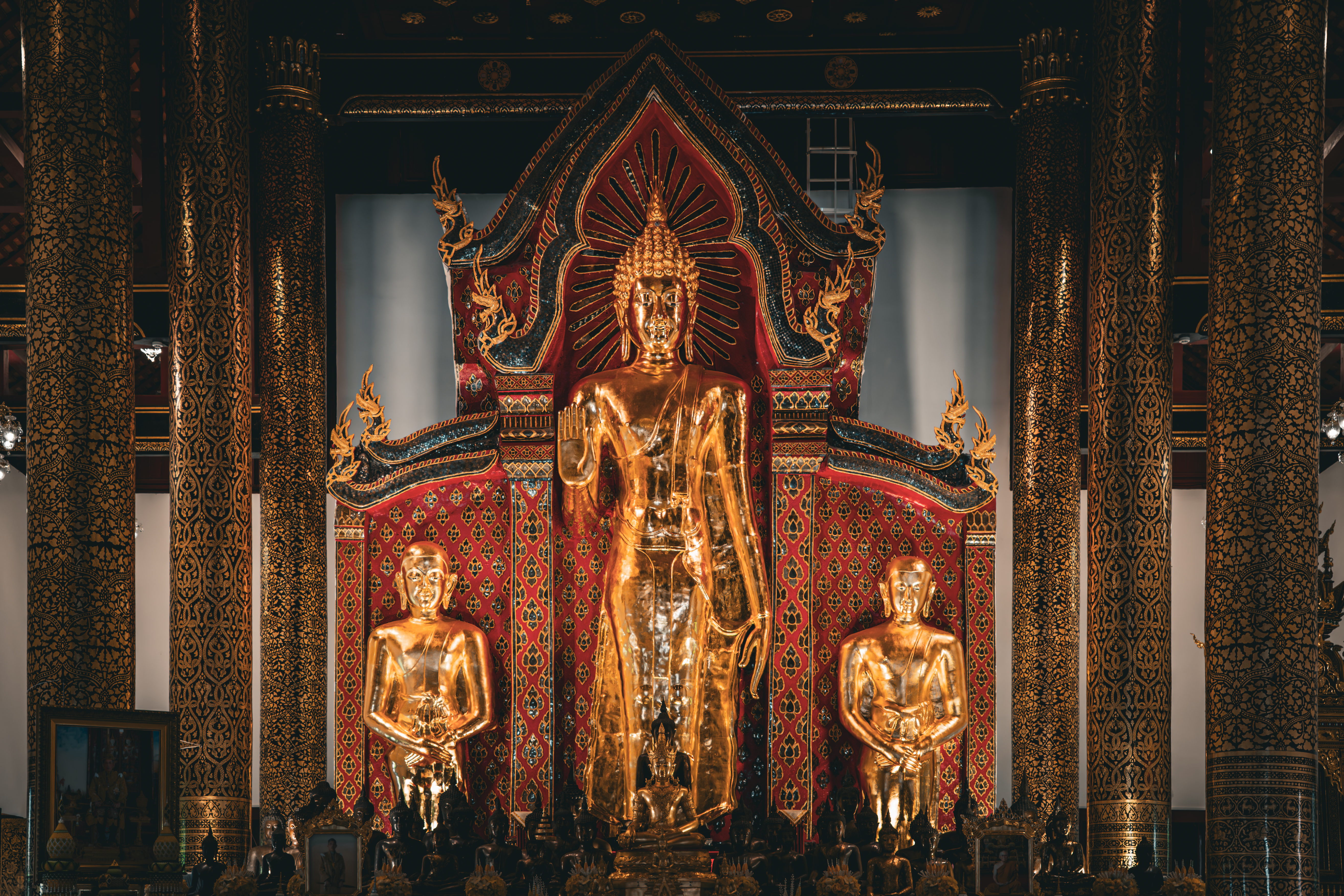 Wat Chedi Luang Buddhas