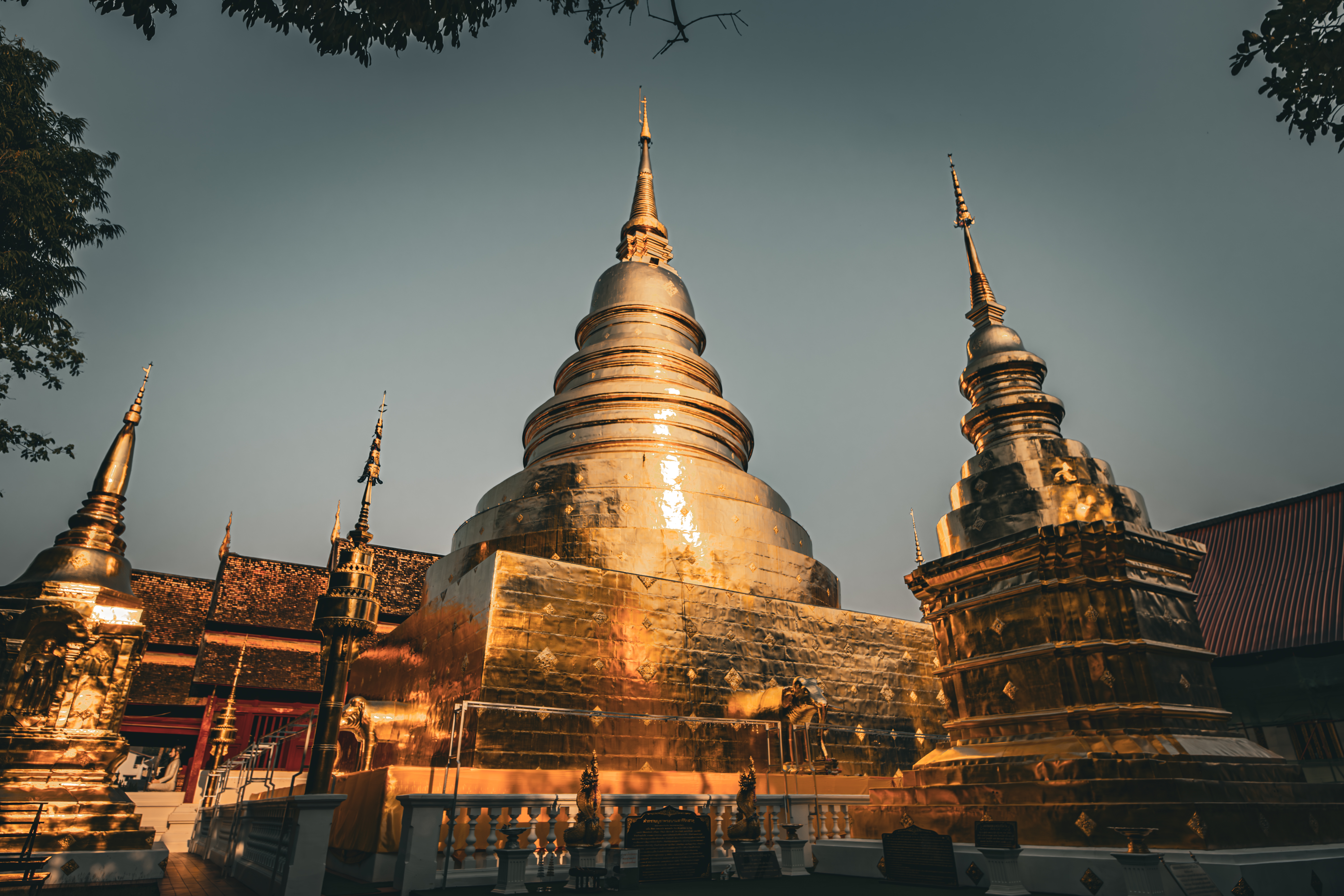 Wat Phra Singh pagodas