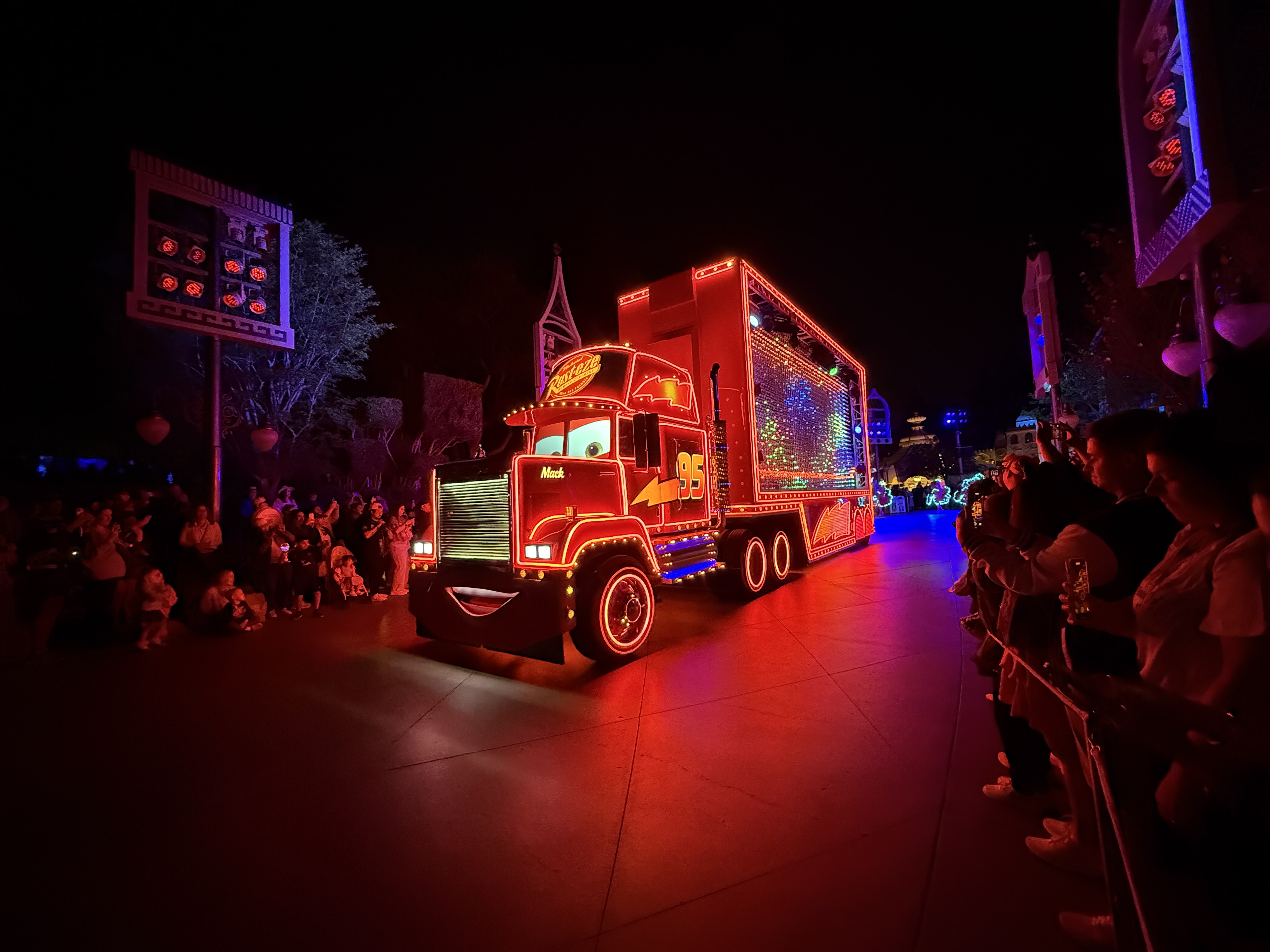 paint the night parade disneyland 70 paint the night parade disneyland 70
