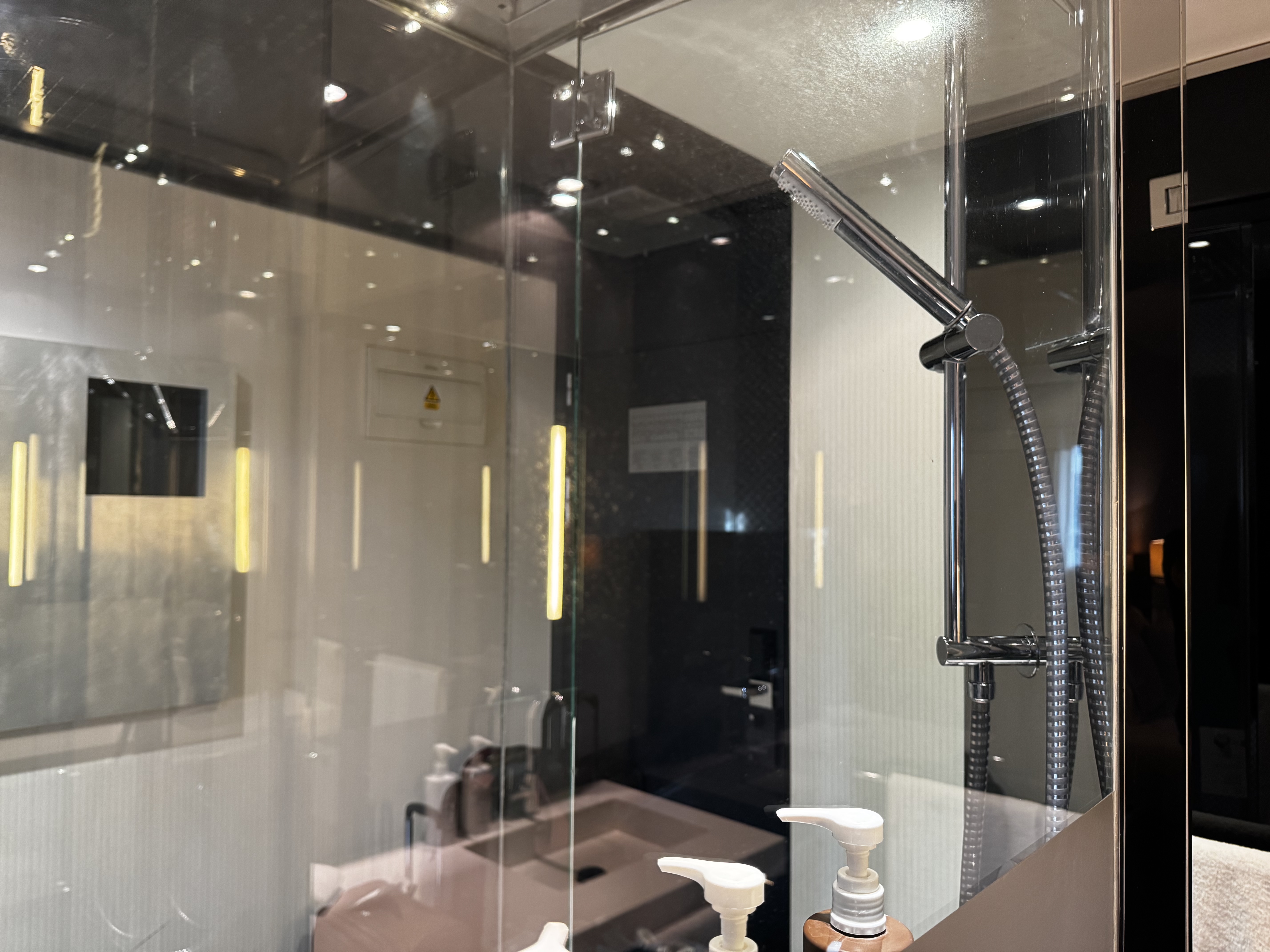 AC Hotel Murcia bathroom shower head