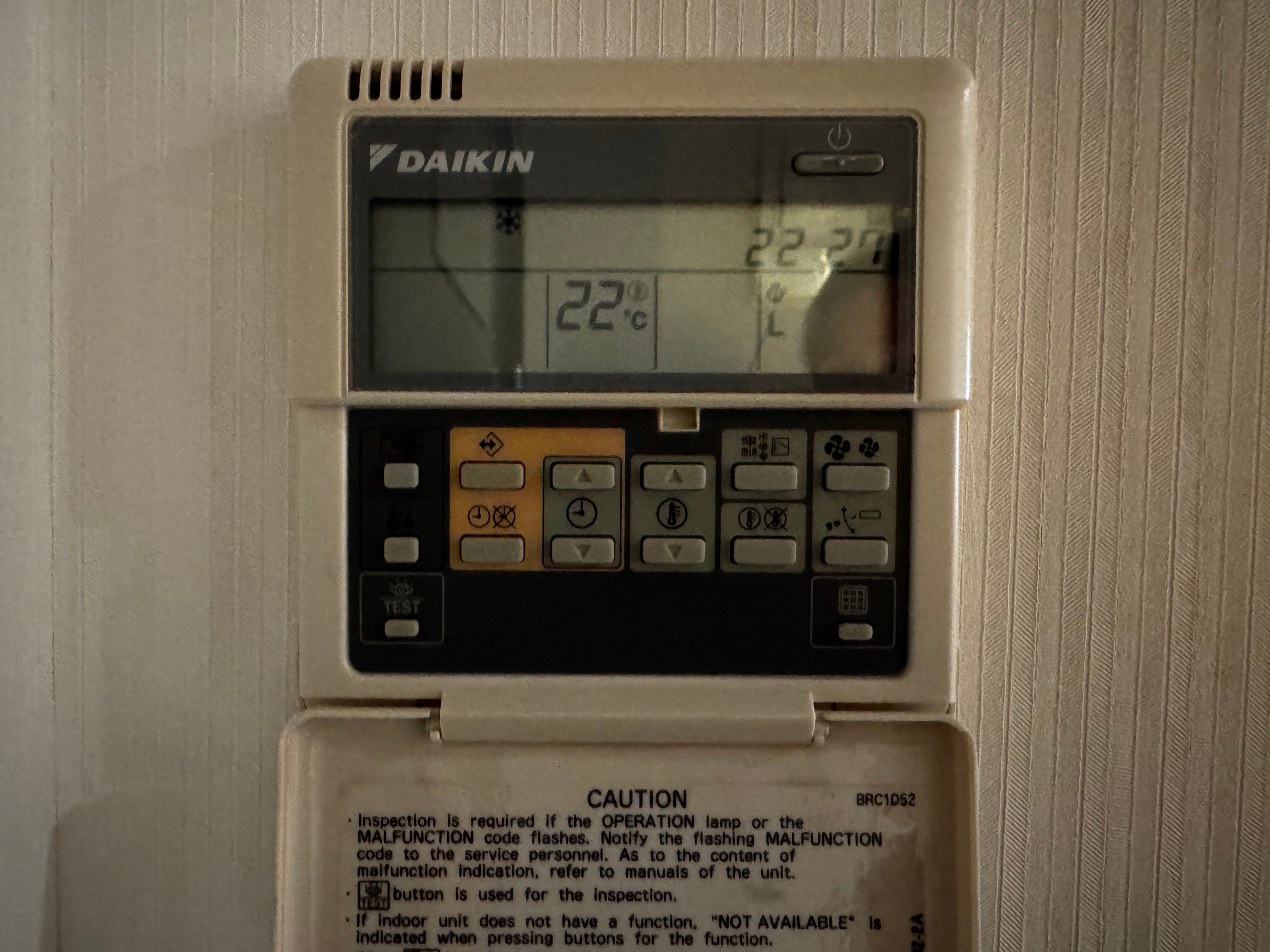 AC Hotel Murcia bedroom thermostat