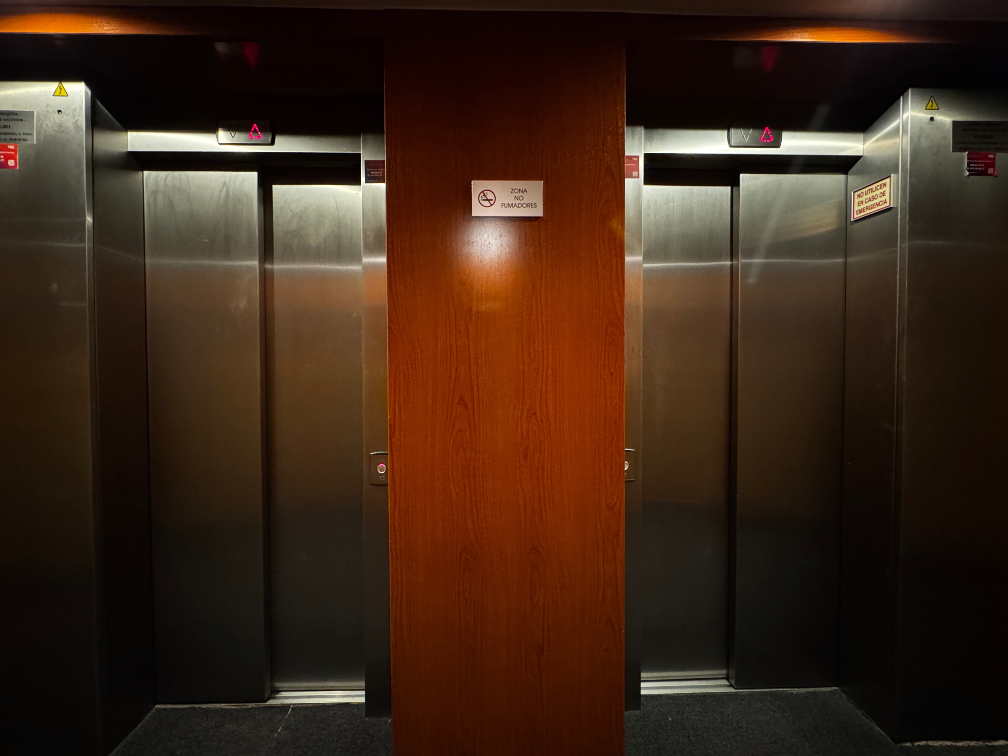 AC Hotel Murcia elevator bank