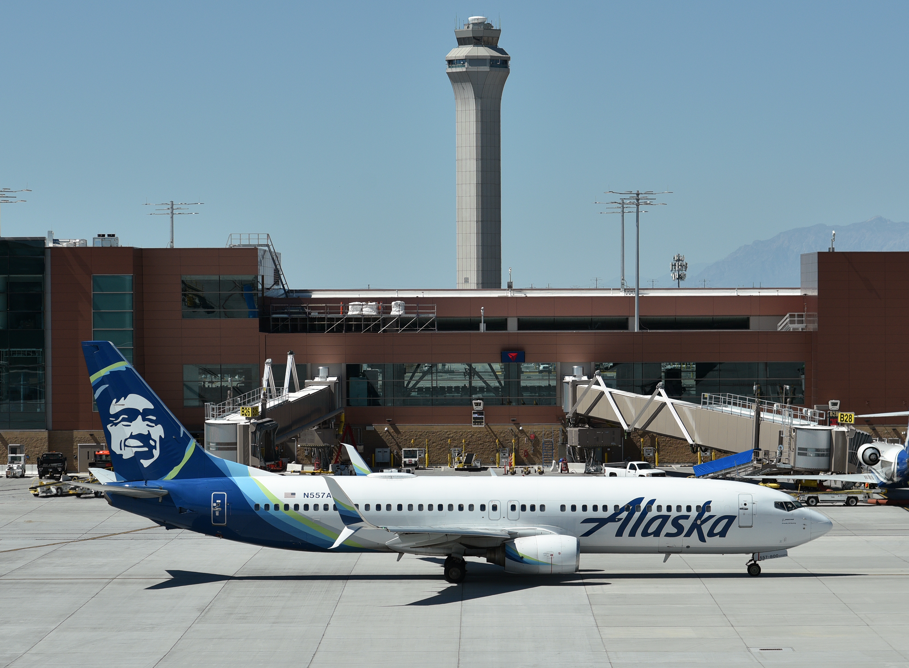 Alaska Airlines B737 800 taxiing SLC control tower