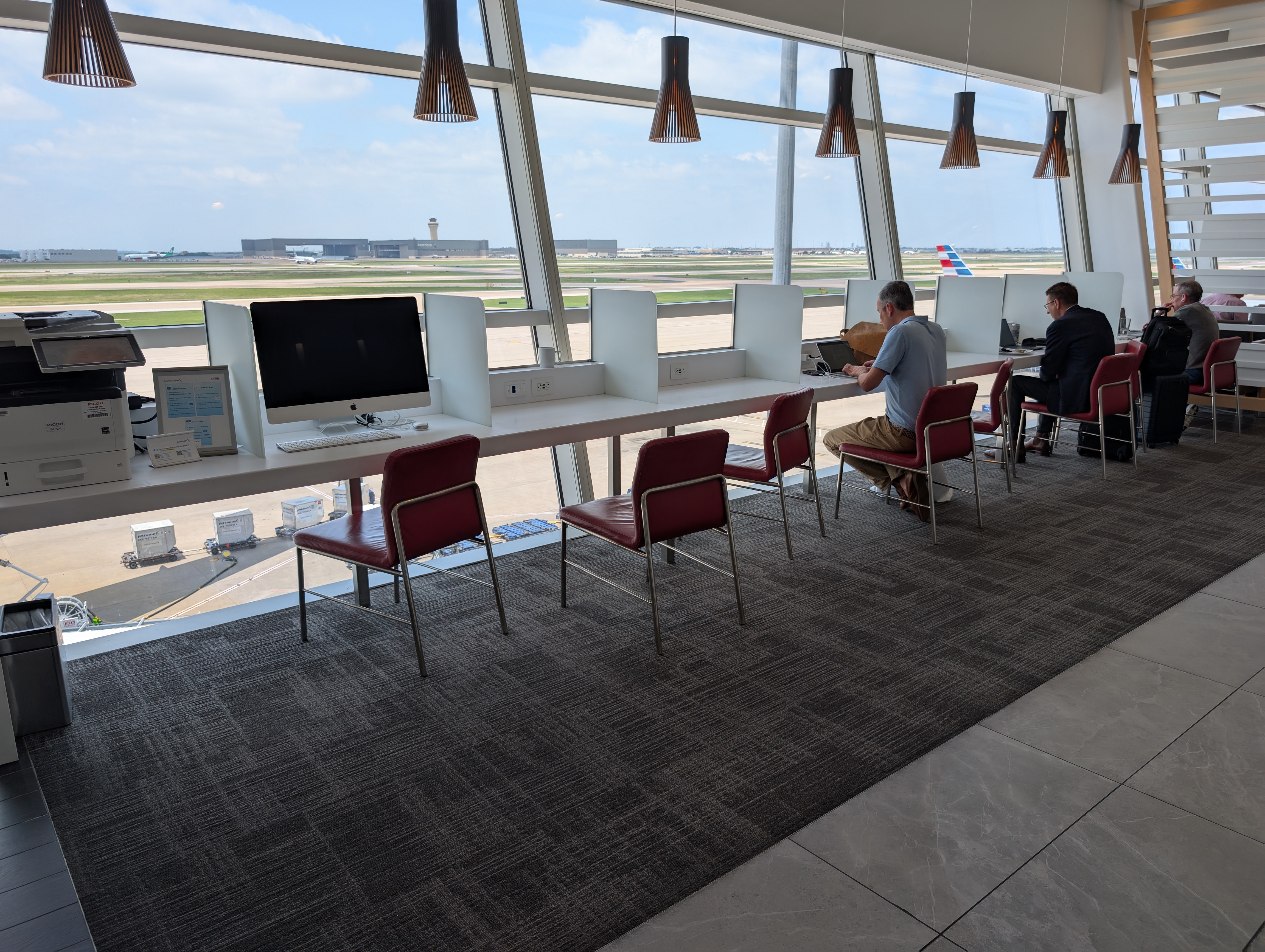 American Airlines Flagship Lounge DFW business center American Airlines Flagship Lounge DFW business center