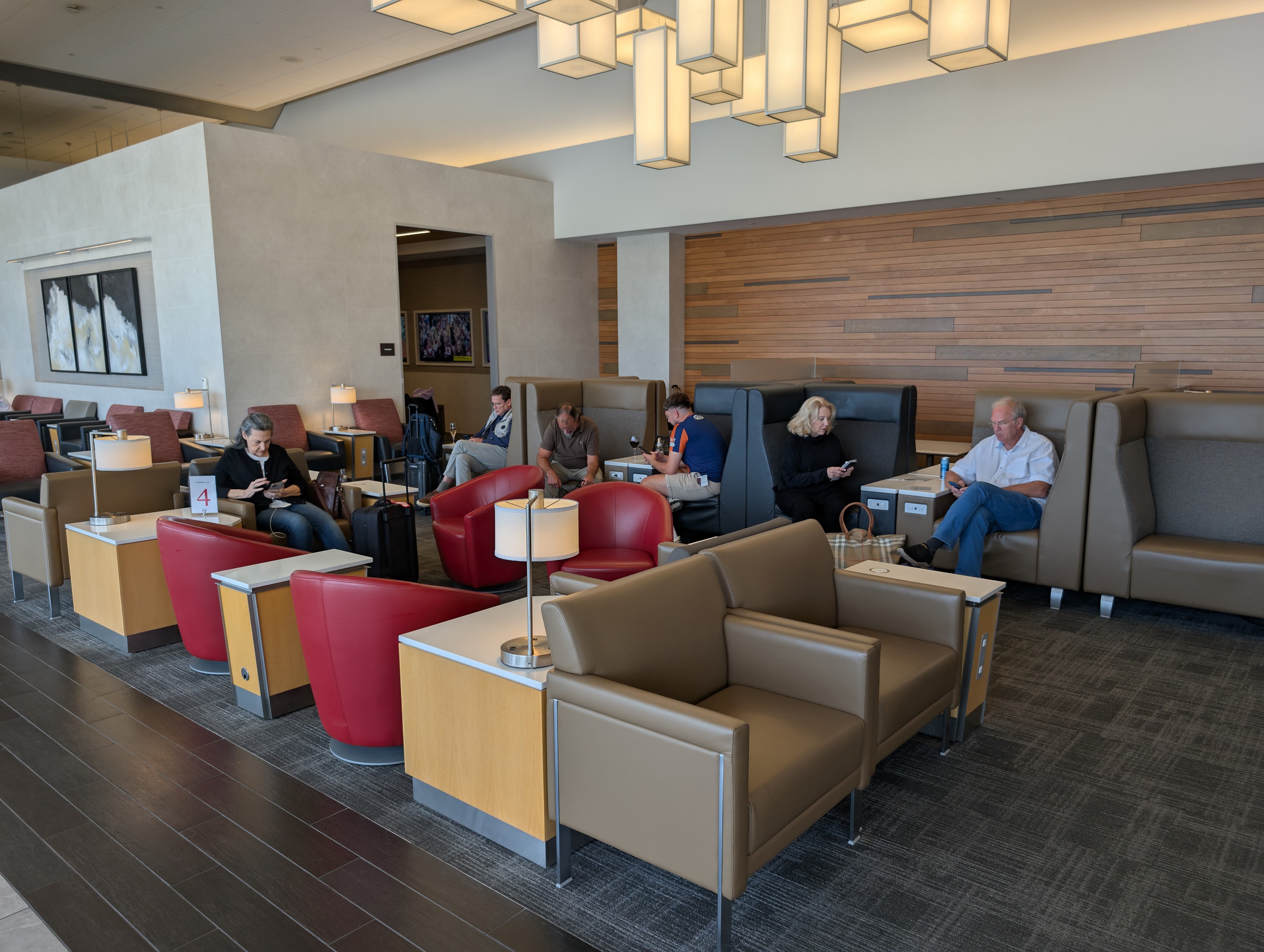American Airlines Flagship Lounge DFW quiet seating American Airlines Flagship Lounge DFW quiet seating