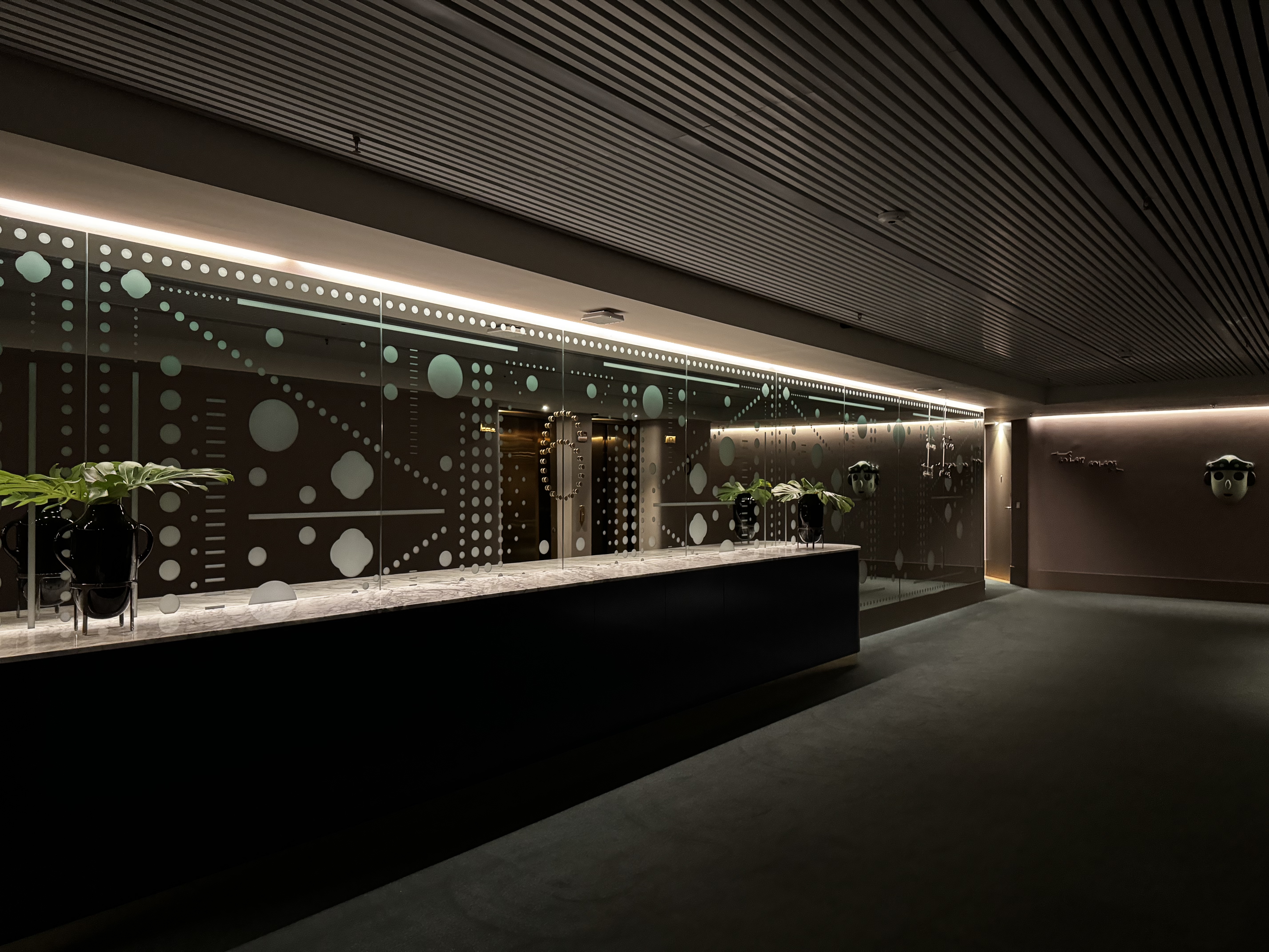 Barcelo Torre de Madrid elevator waiting area