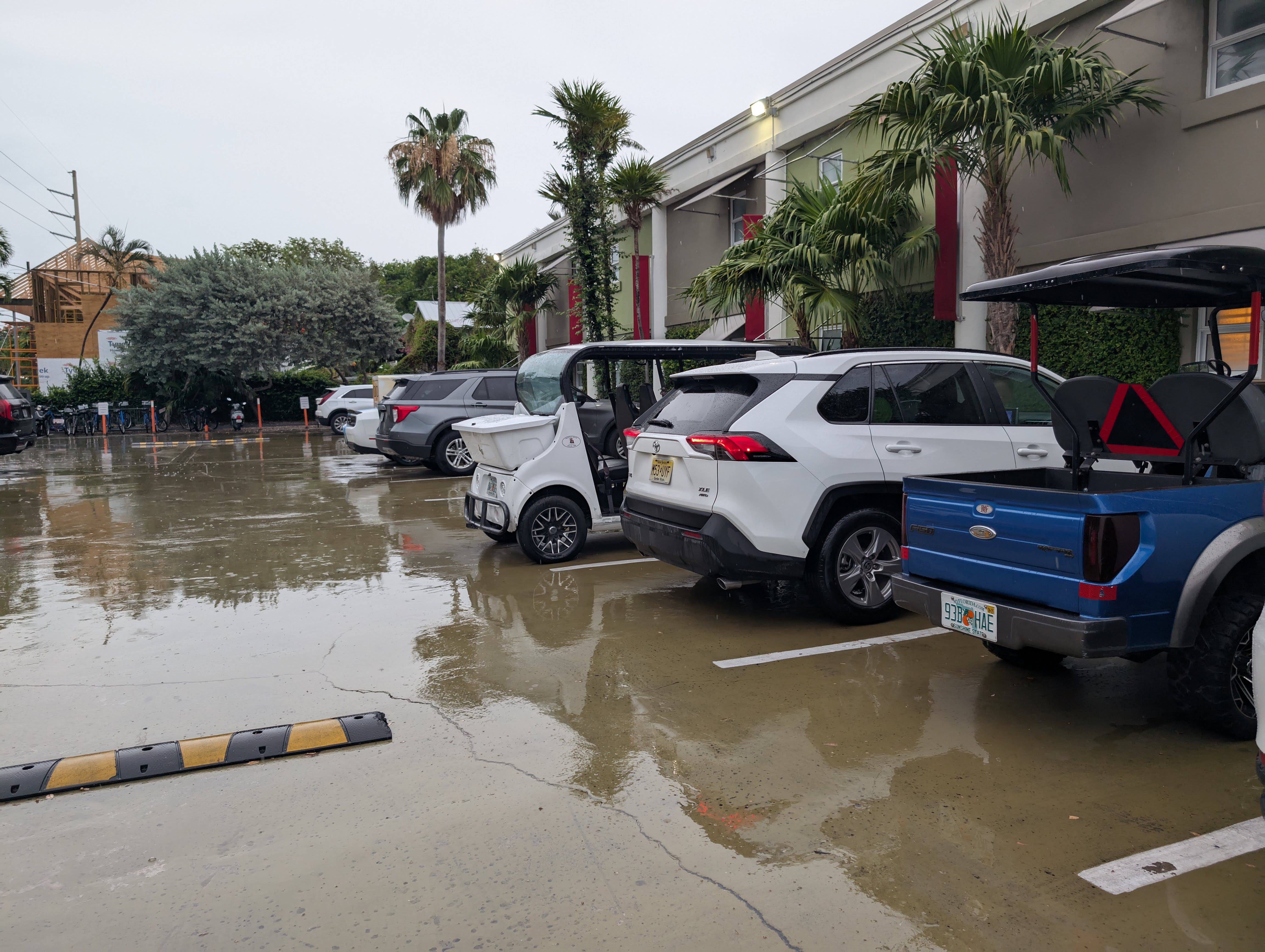 Best Western Hibiscus Motel Key West parking lot Best Western Hibiscus Motel Key West parking lot