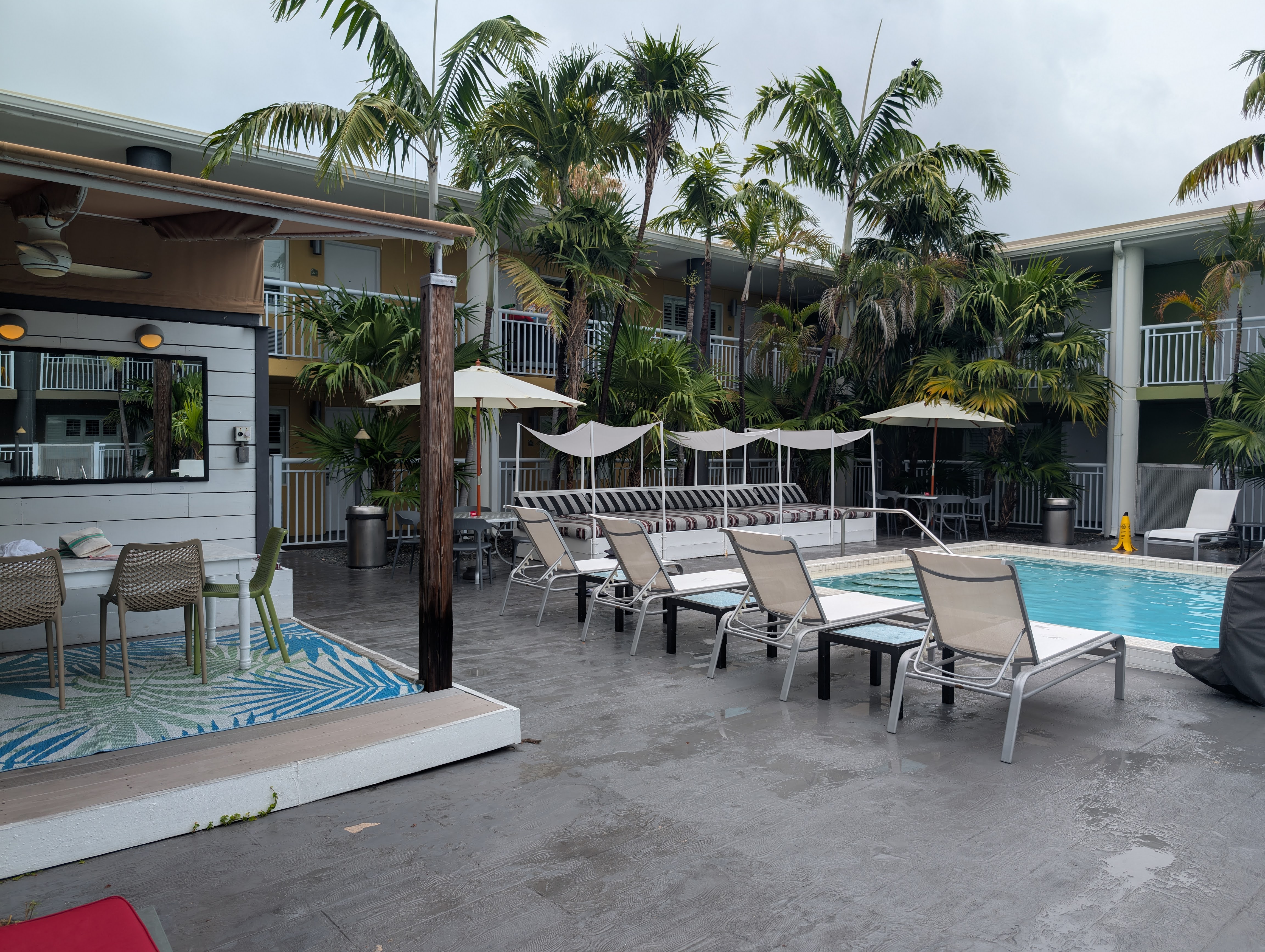 Best Western Hibiscus Motel Key West pool seating Best Western Hibiscus Motel Key West pool seating