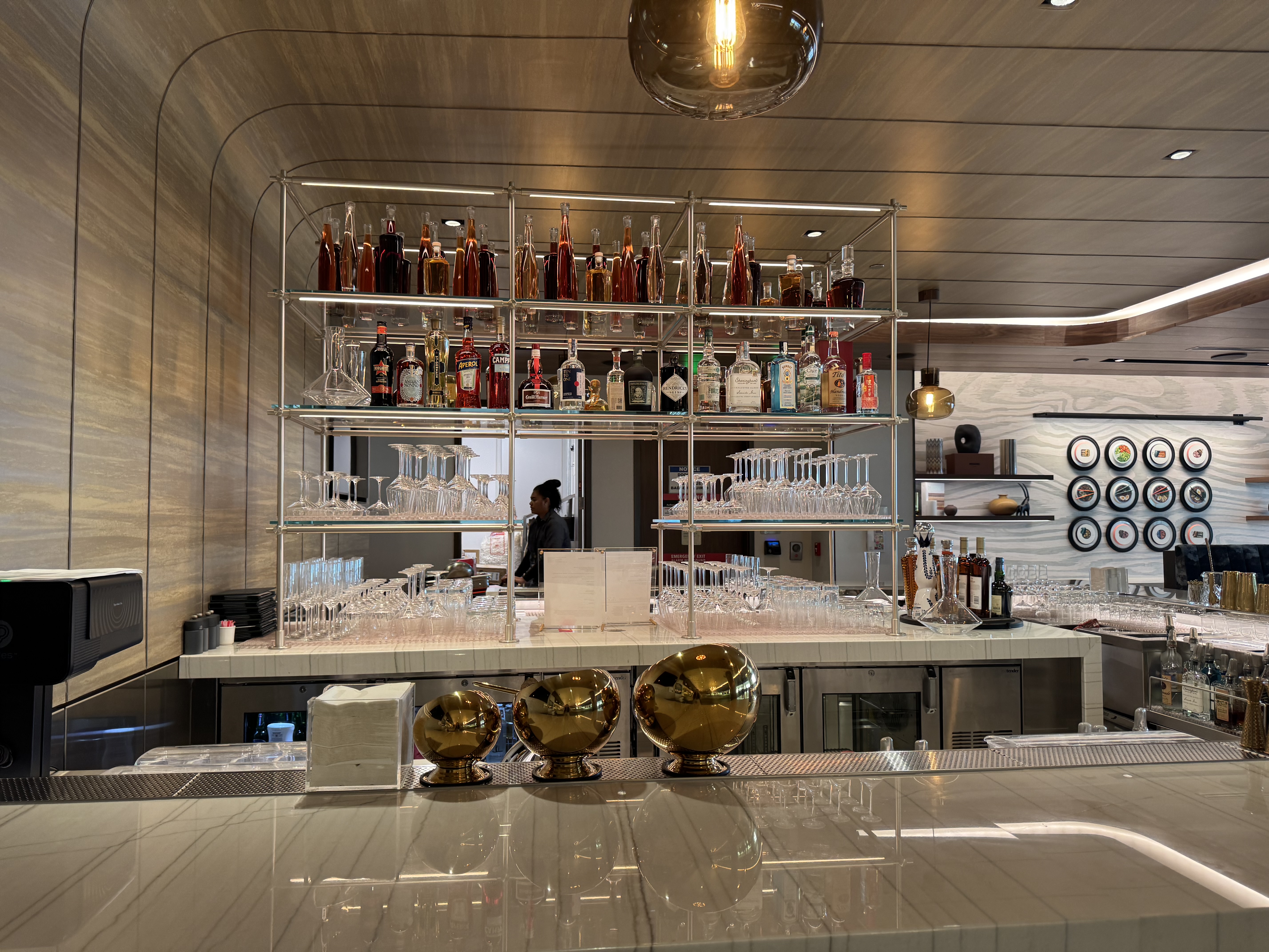 Delta One Lounge SEA Premium Bar