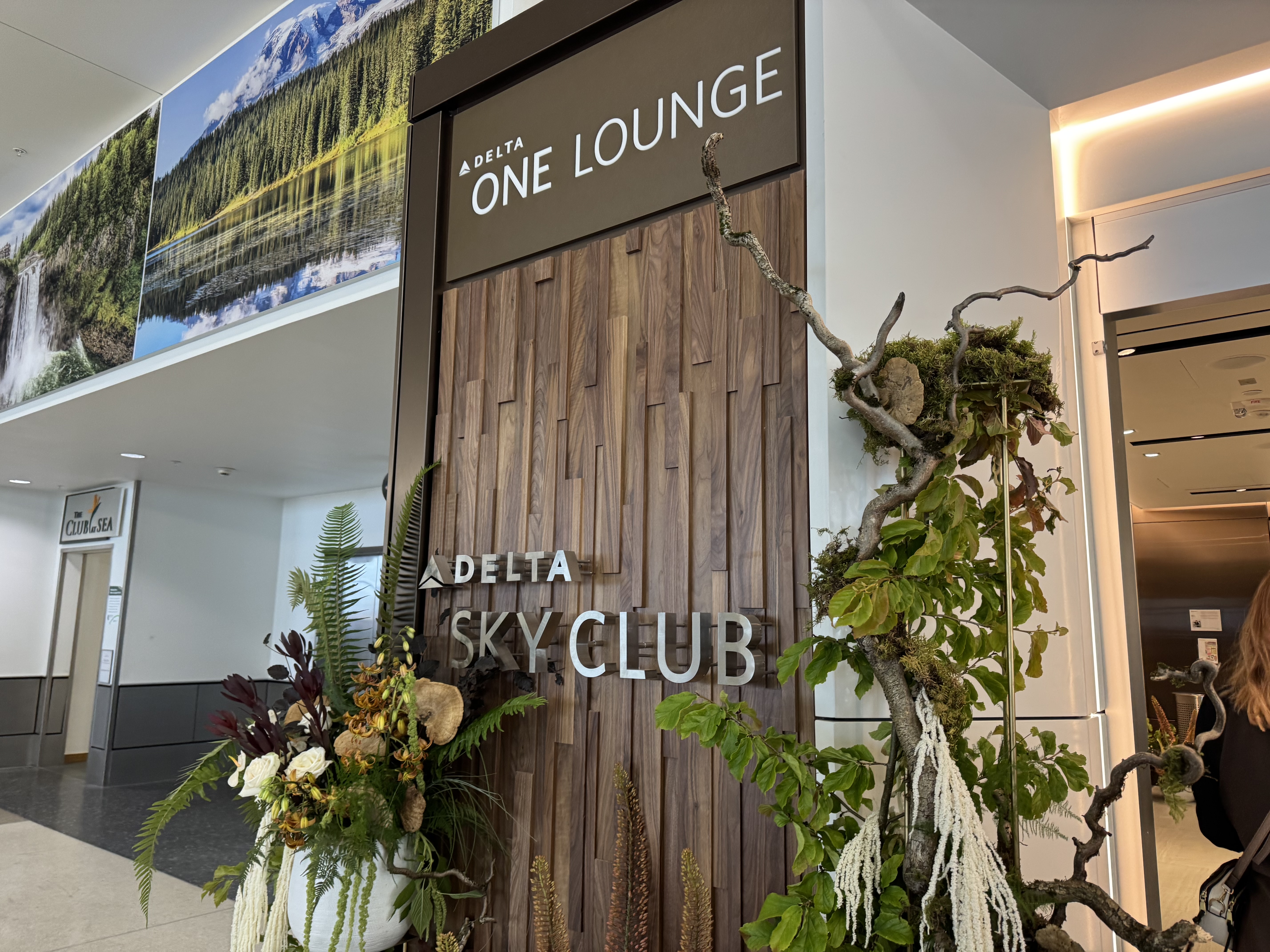 Delta Sky Club One Lounge SEA Check In