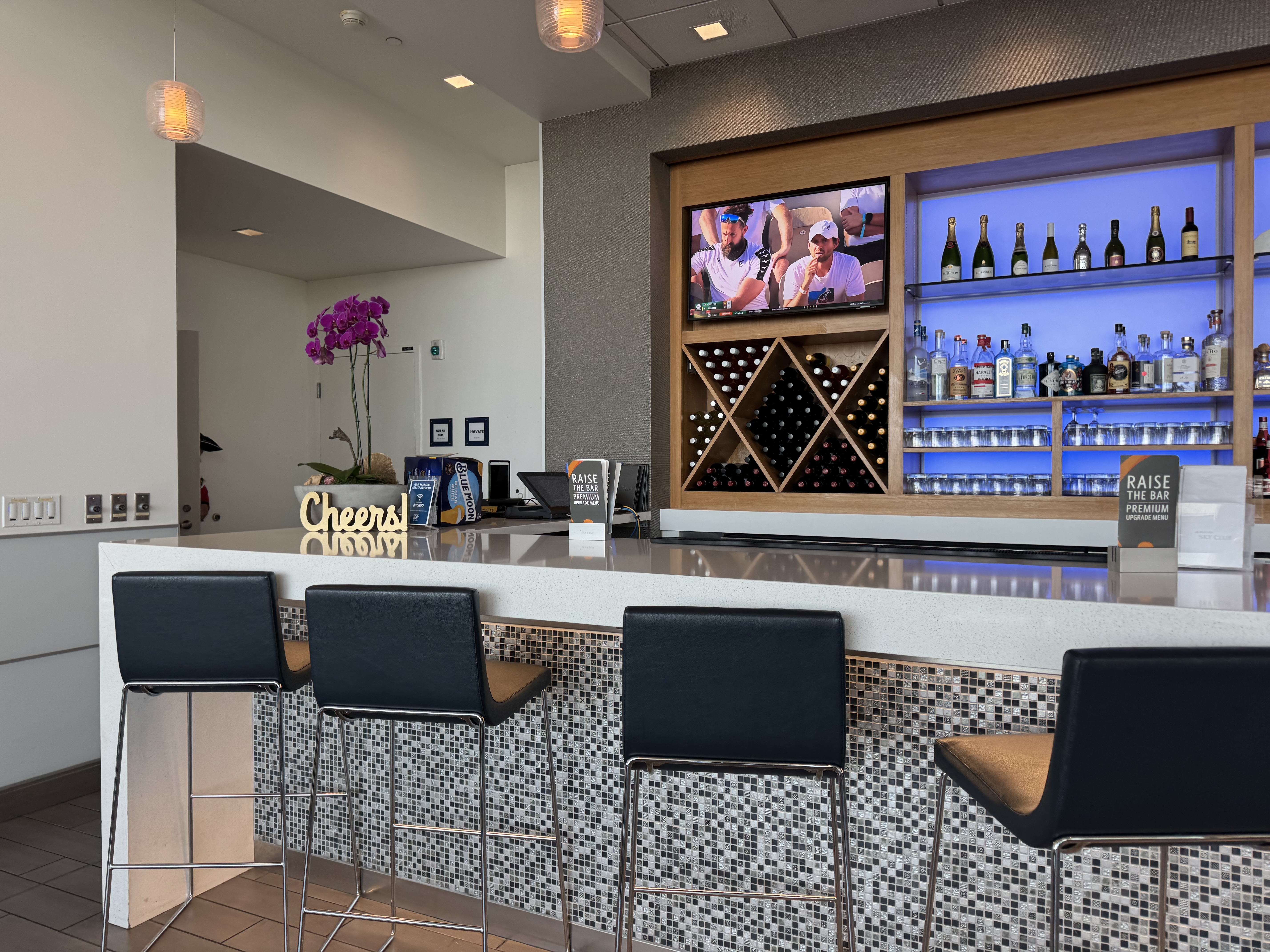 Delta Sky Club SFO Bar Alcohol Delta Sky Club SFO Bar Alcohol