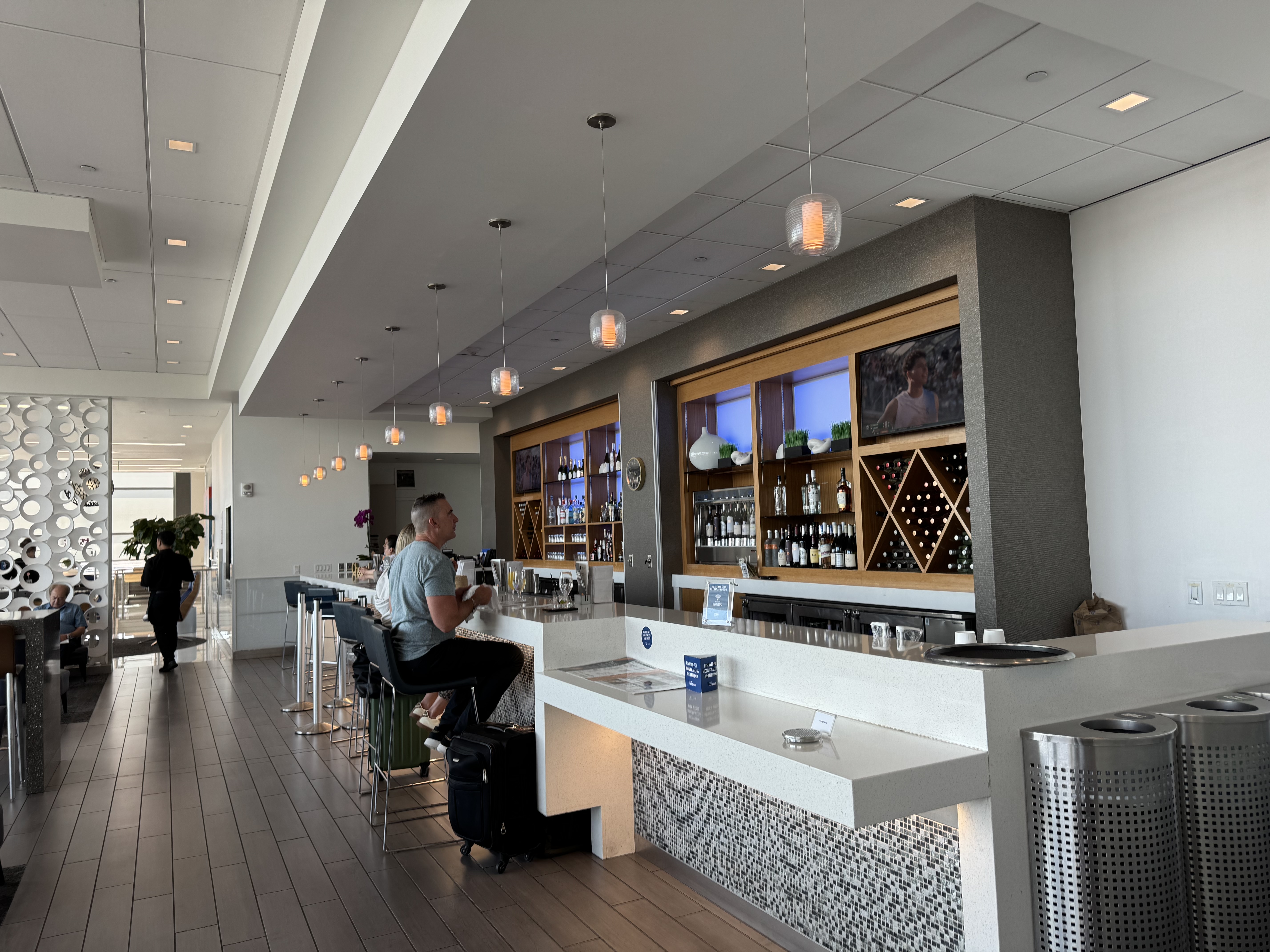 Delta Sky Club SFO Empty Bar Delta Sky Club SFO Empty Bar