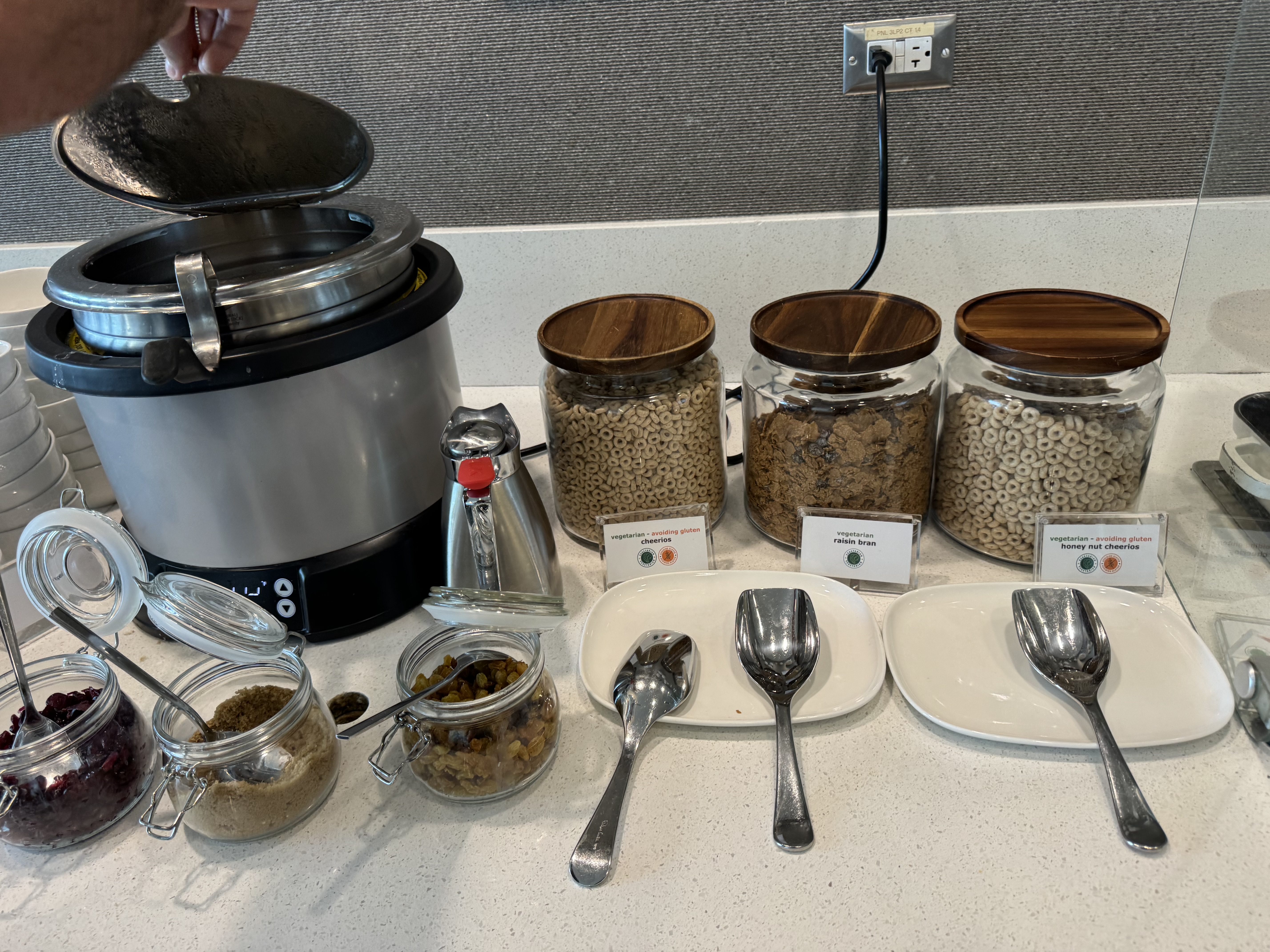 Delta Sky Club SFO Oatmeal Delta Sky Club SFO Oatmeal