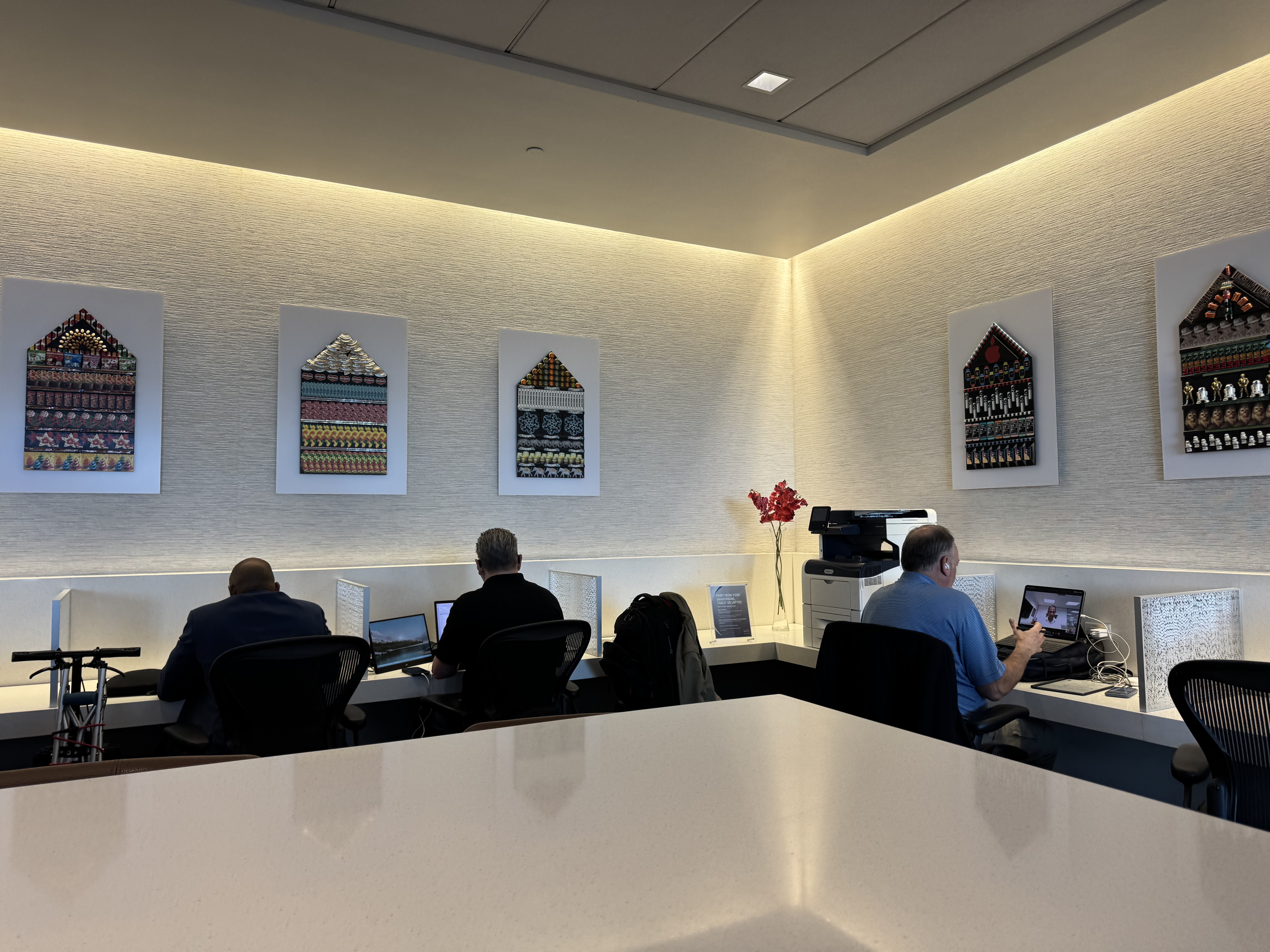 Delta Sky Club SFO Work Area Delta Sky Club SFO Work Area