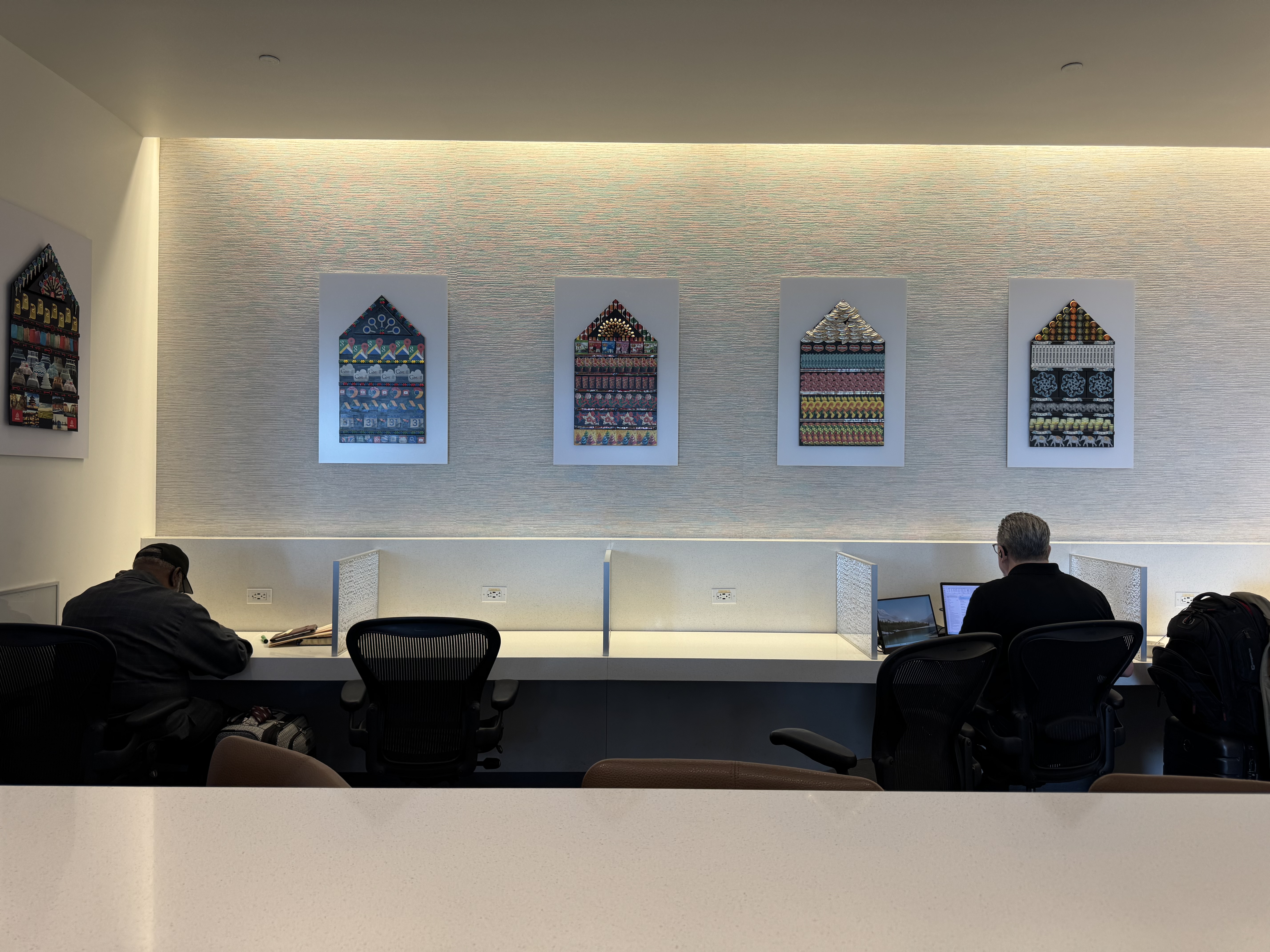Delta Sky Club SFO Work Stations Delta Sky Club SFO Work Stations