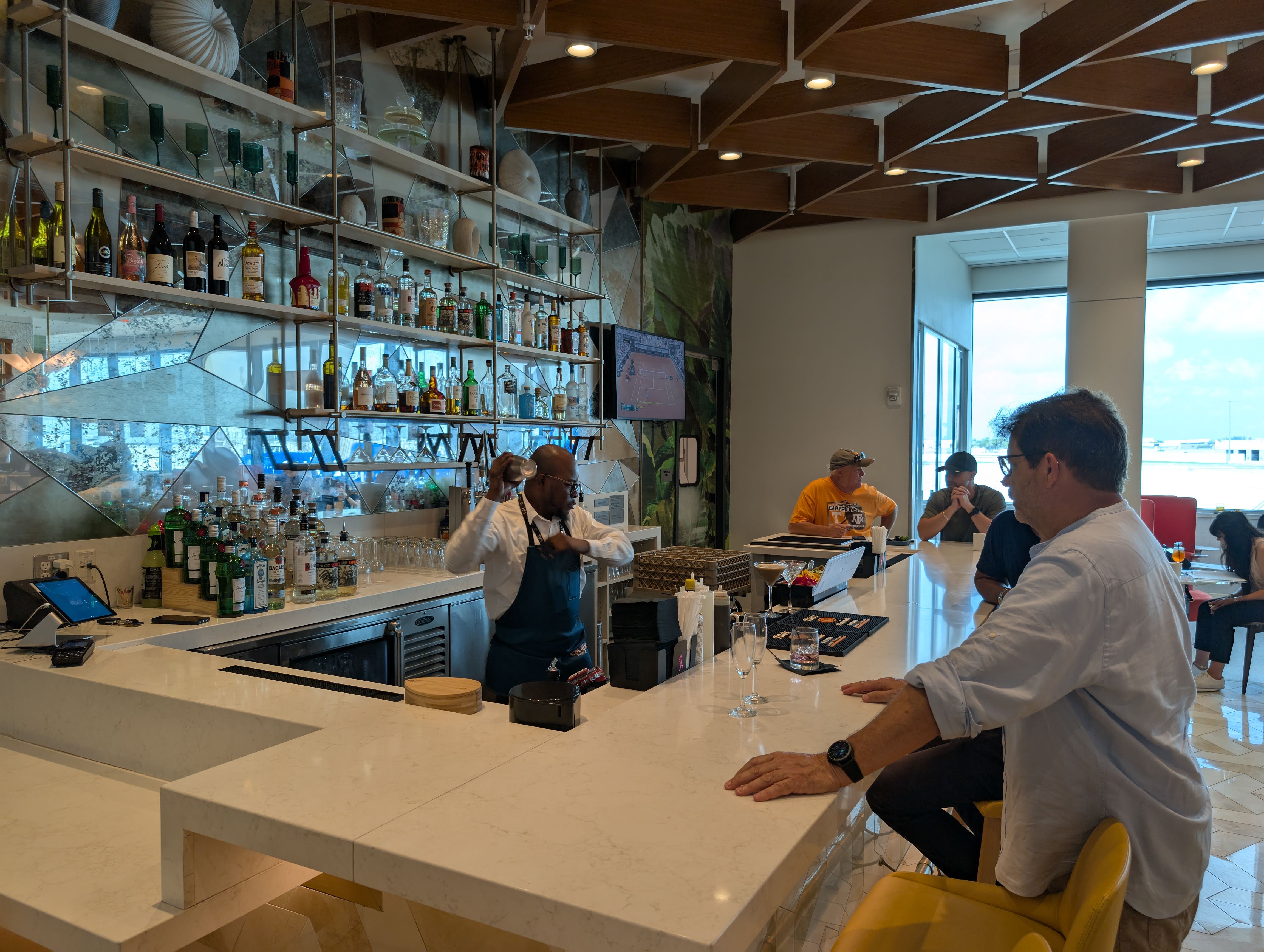Escape Lounge FLL food and beverages bar Escape Lounge FLL food and beverages bar
