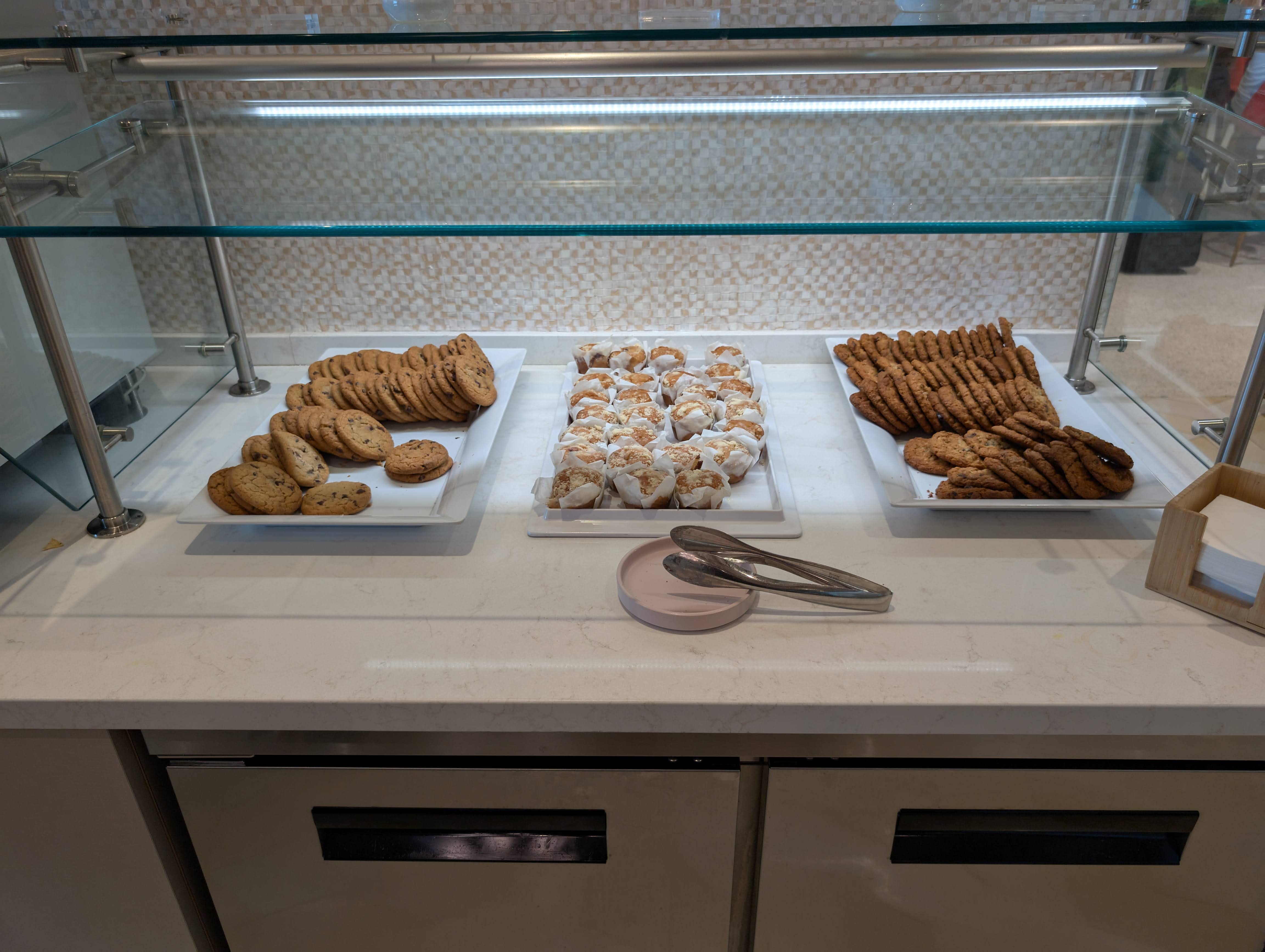 Escape Lounge FLL food and beverages cookie buffet Escape Lounge FLL food and beverages cookie buffet