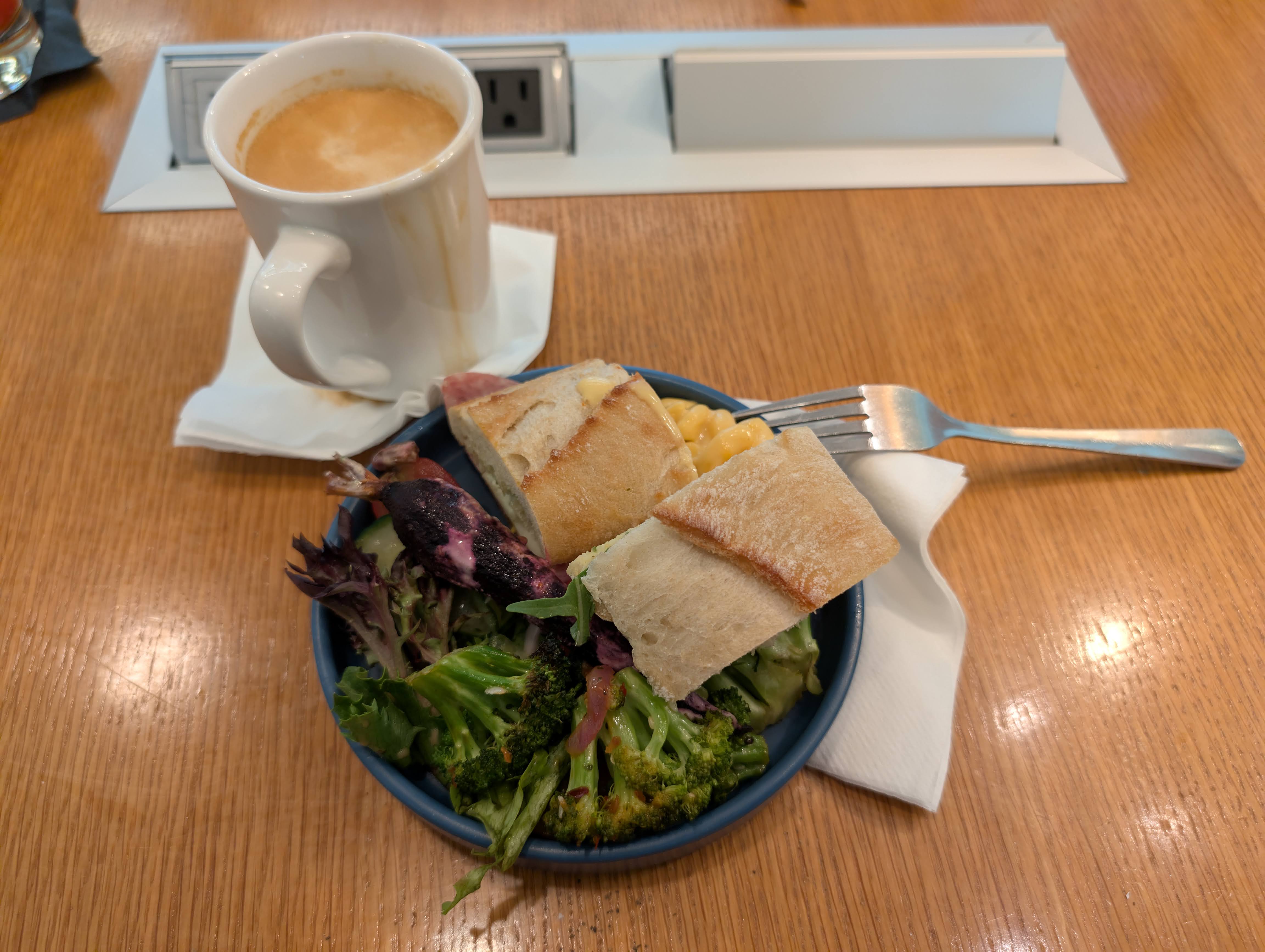 Escape Lounge FLL food and beverages plate Escape Lounge FLL food and beverages plate