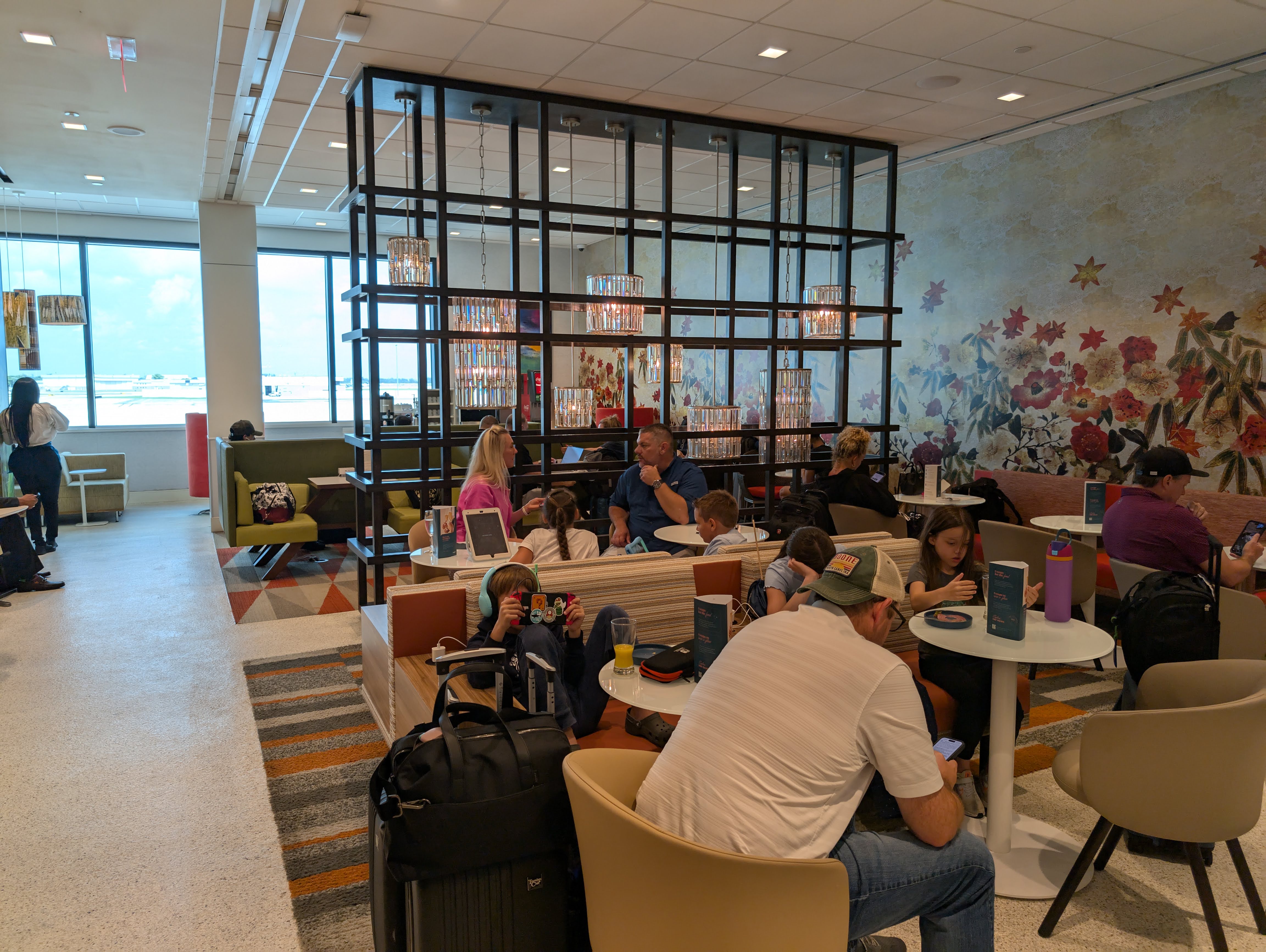 Escape Lounge FLL seating open Escape Lounge FLL seating open