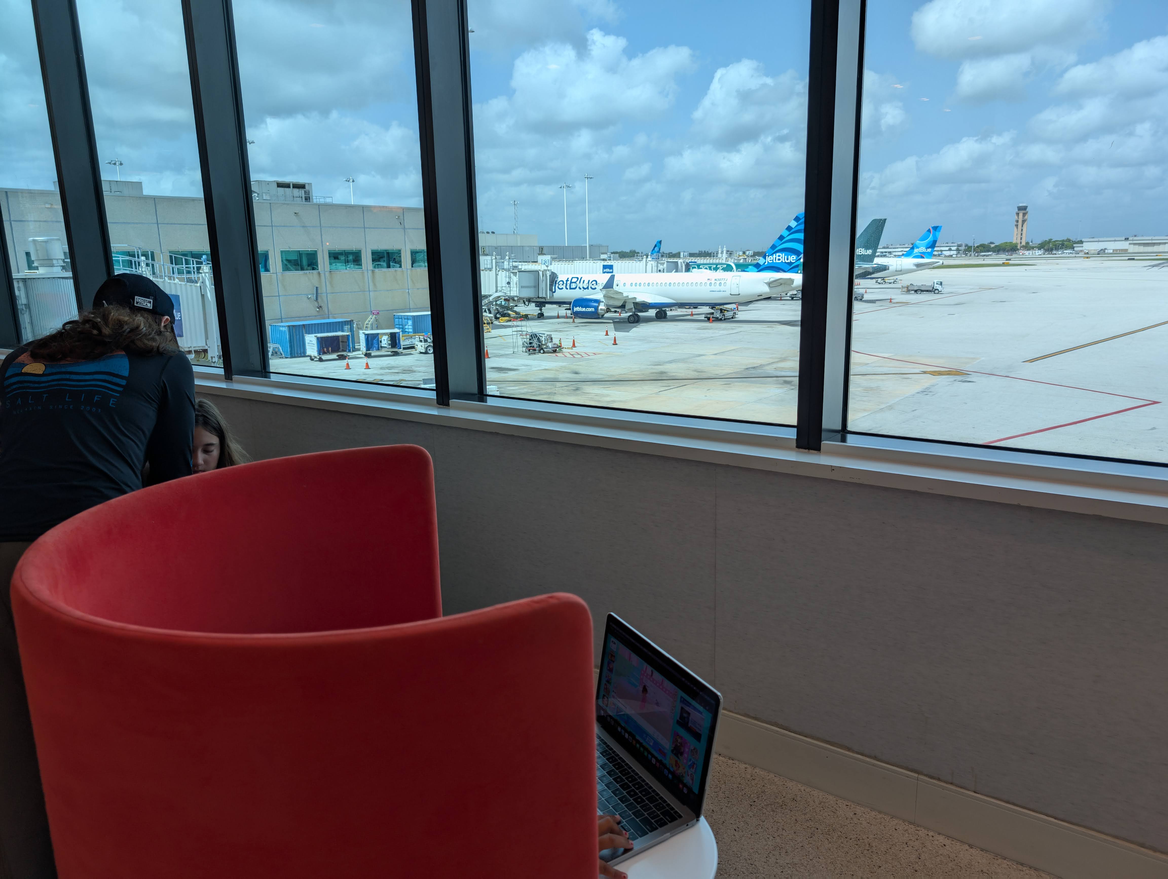 Escape Lounge FLL window seating Escape Lounge FLL window seating
