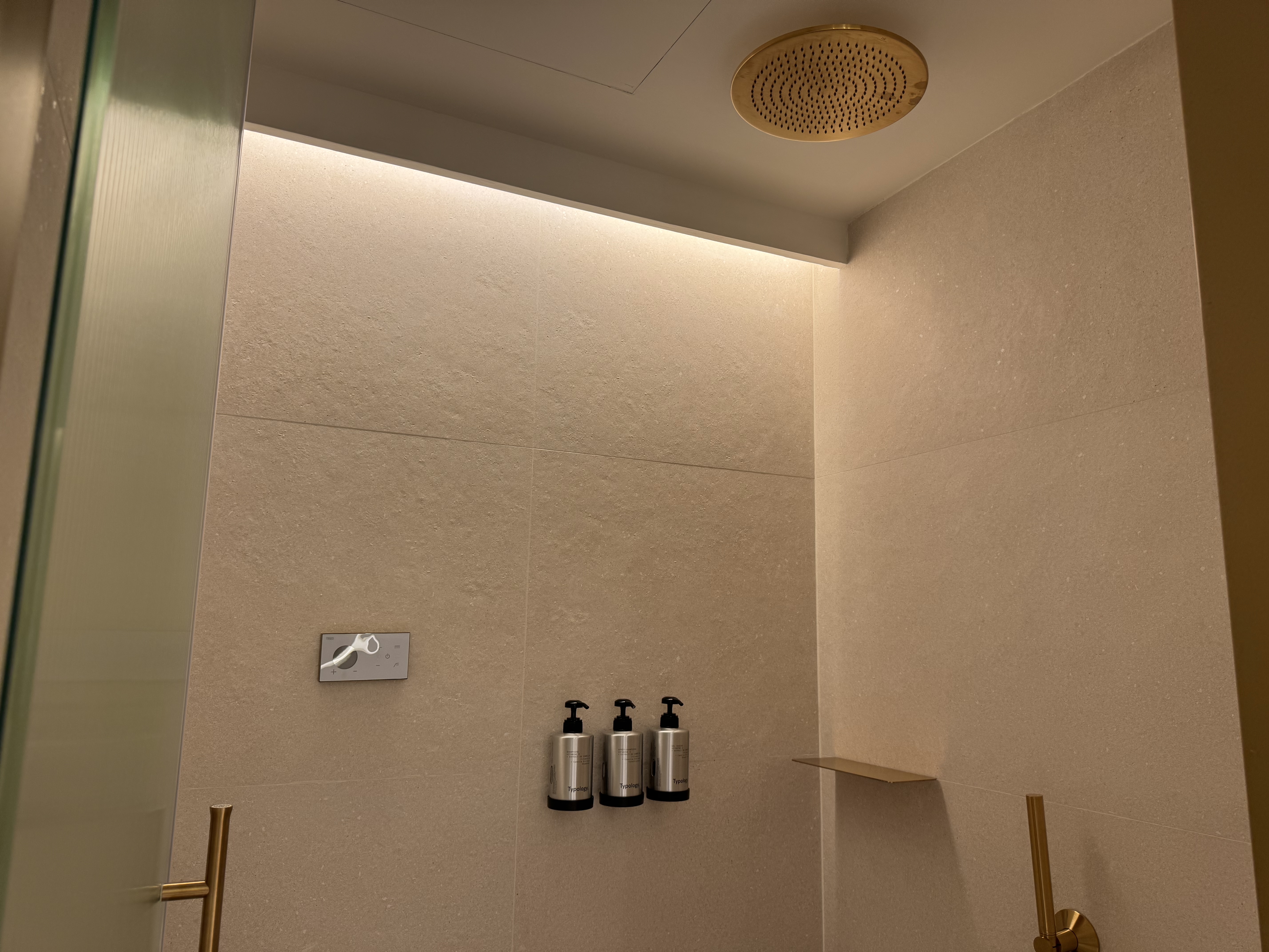 Grand Hotel Centenari Valencia Marriott Autograph Collection bathroom shower