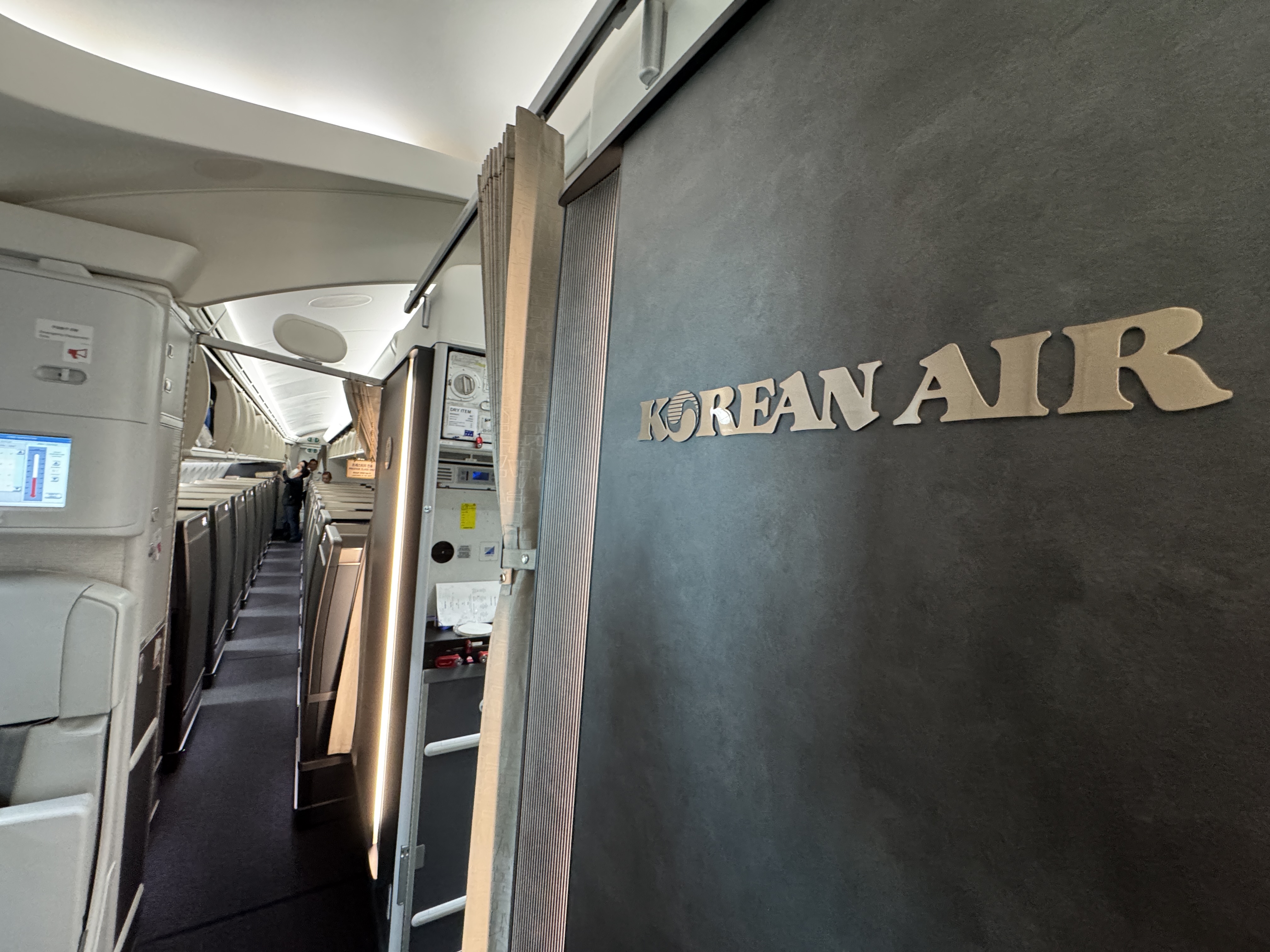 Korean Prestige 2.0 Suites Korean Air Sign