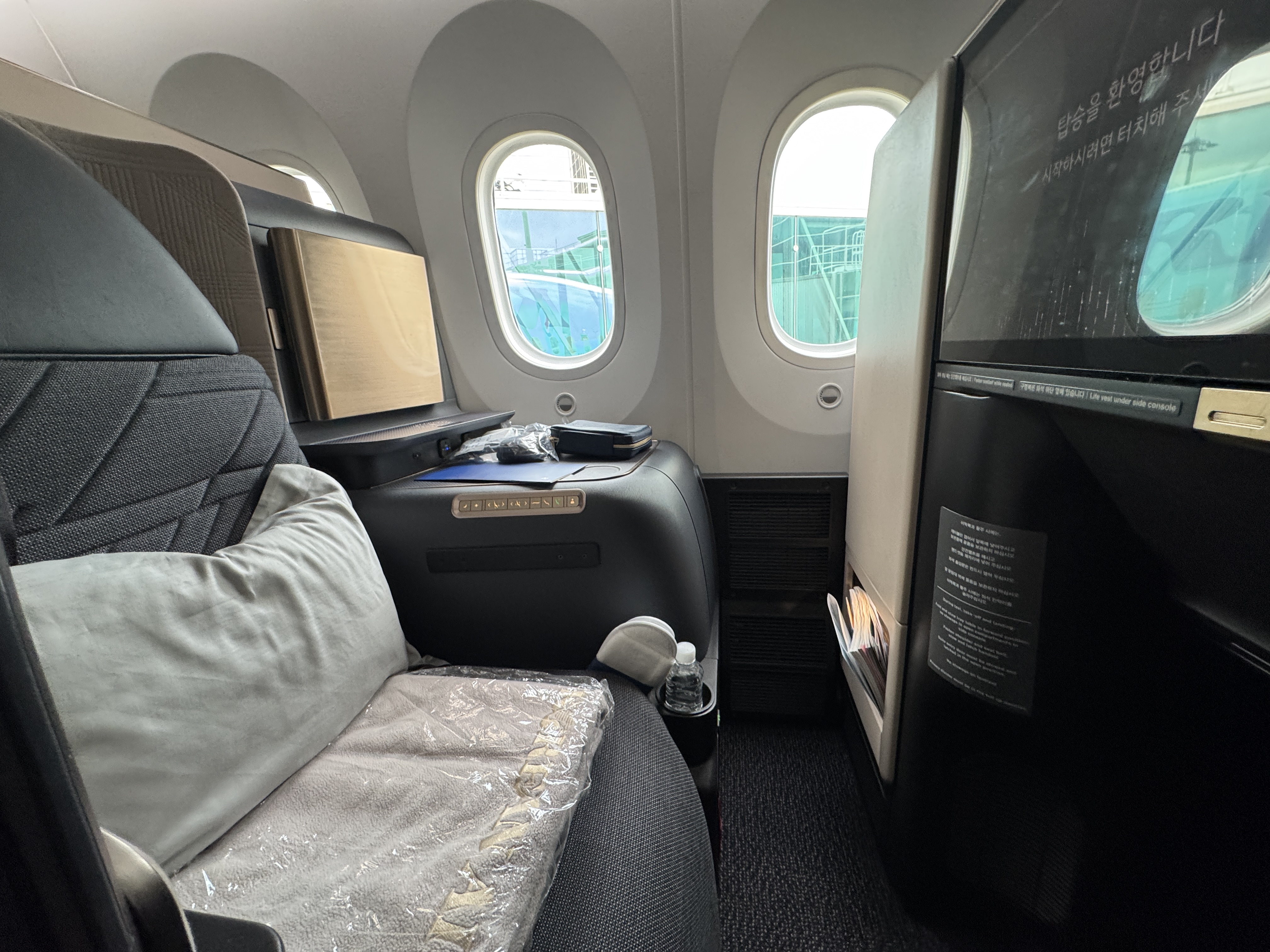 Korean Prestige 2.0 Suites Window Seat