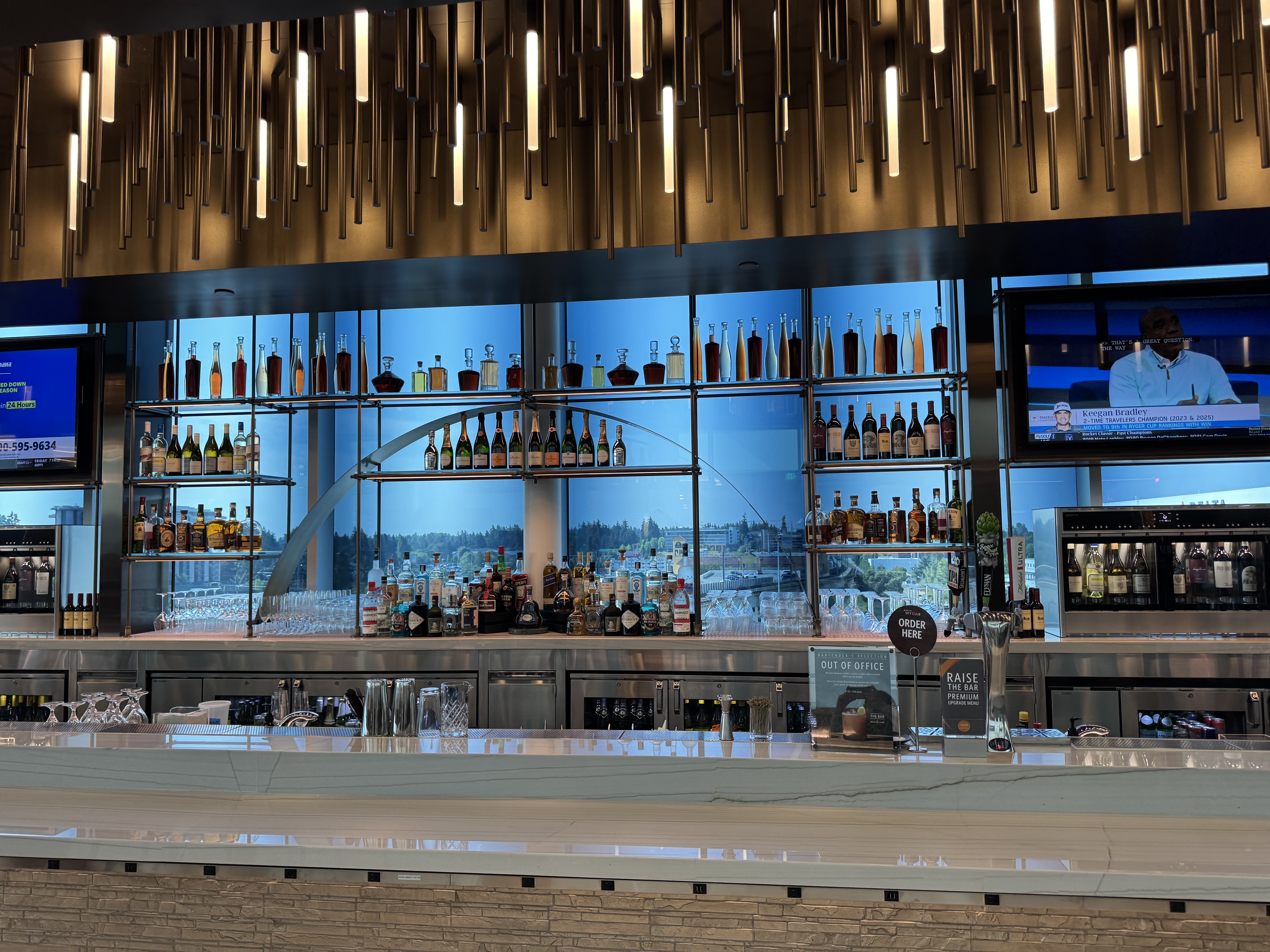 New Delta Sky Club SEA Bar