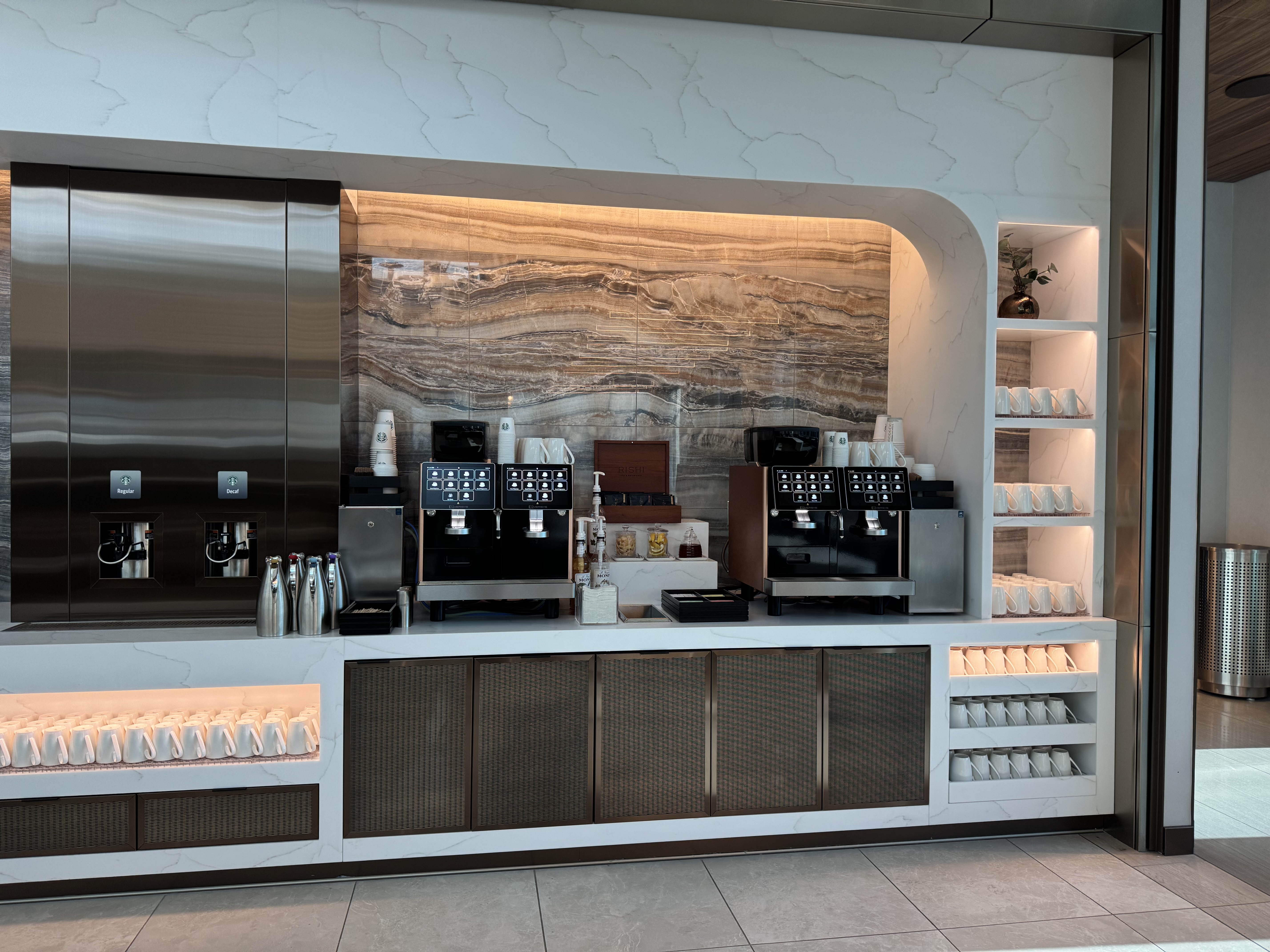 New Delta Sky Club SEA Beverage Station