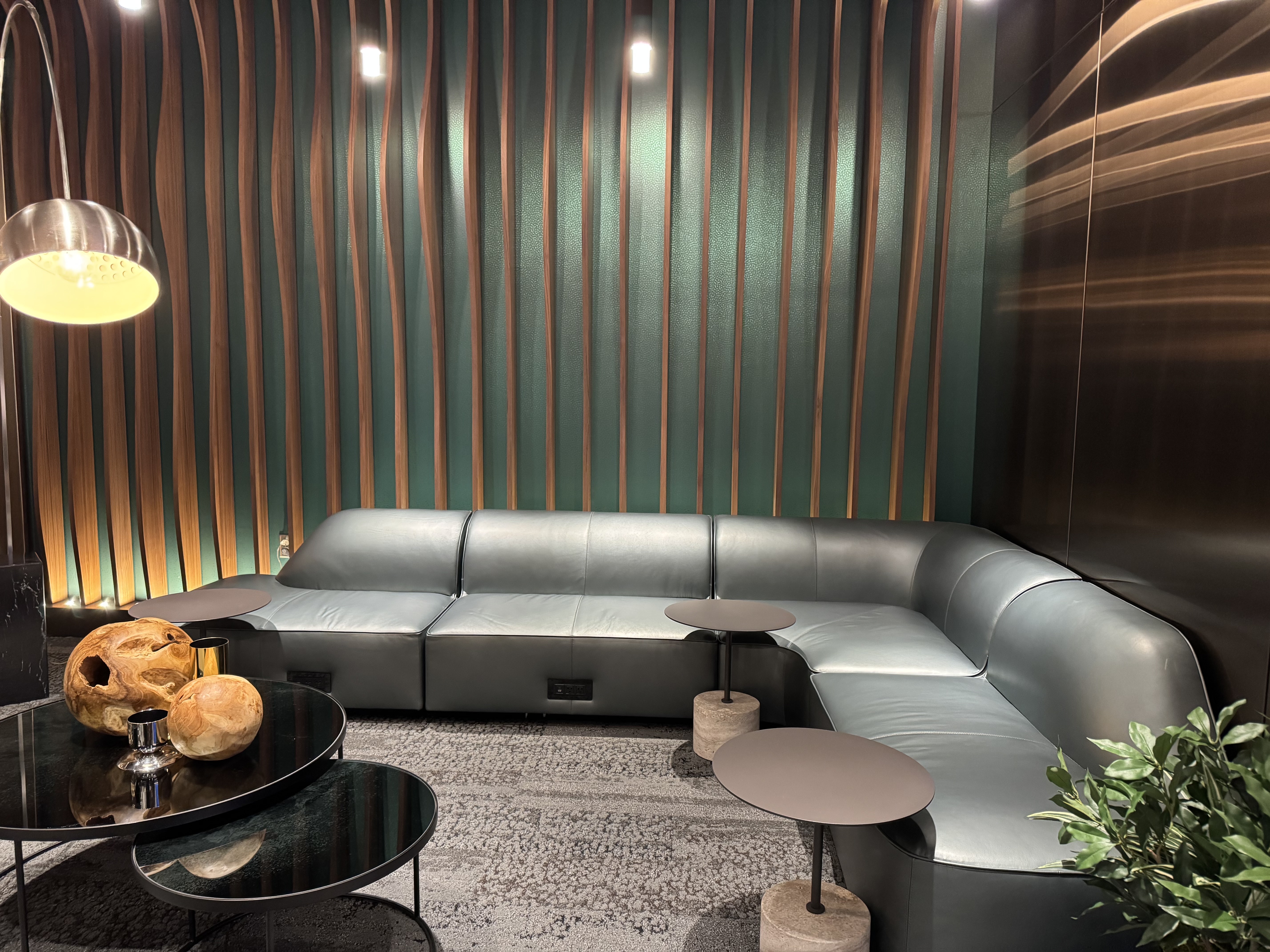 New Delta Sky Club SEA Check In Lounge