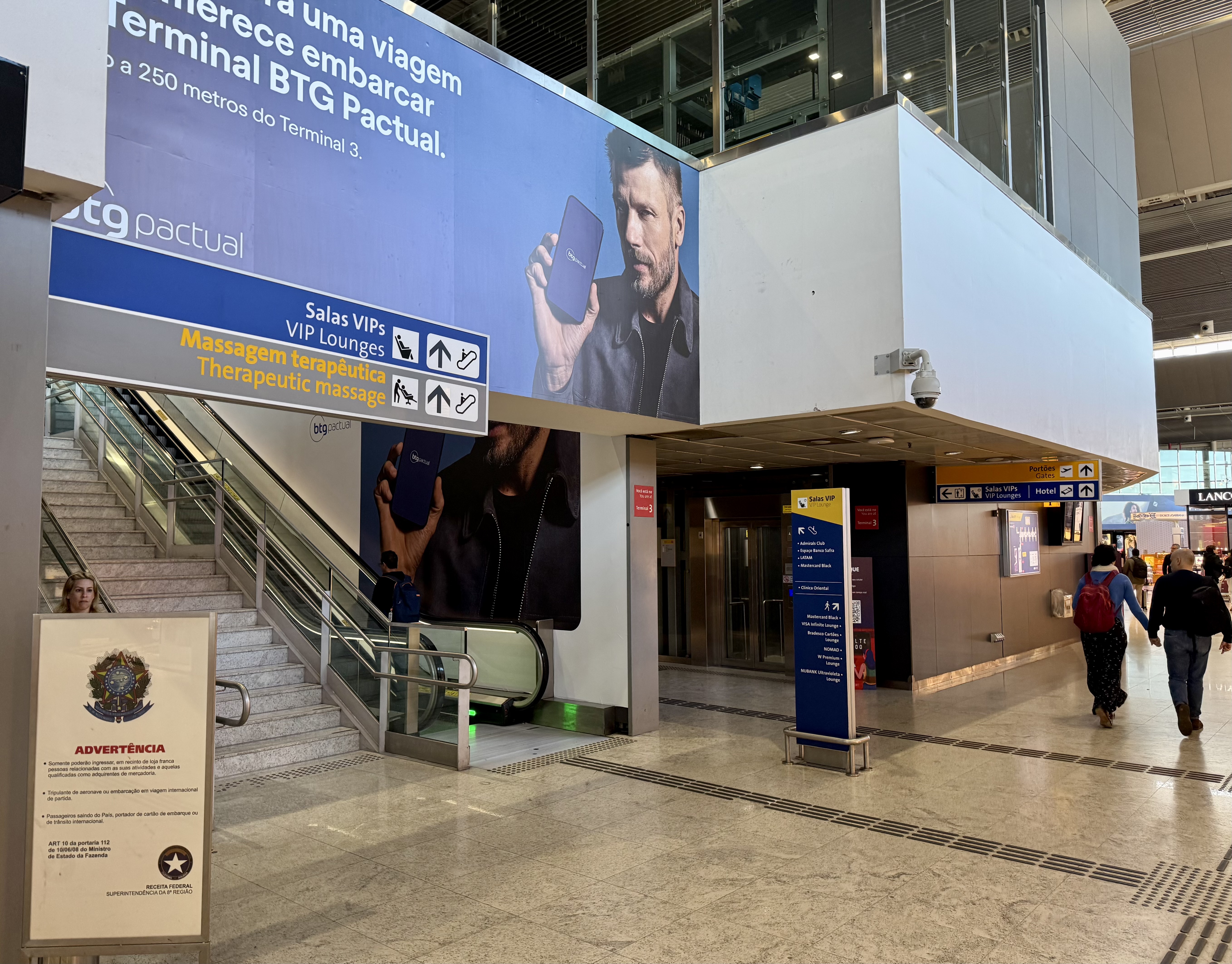 Sao Paulo GRU lounge signage