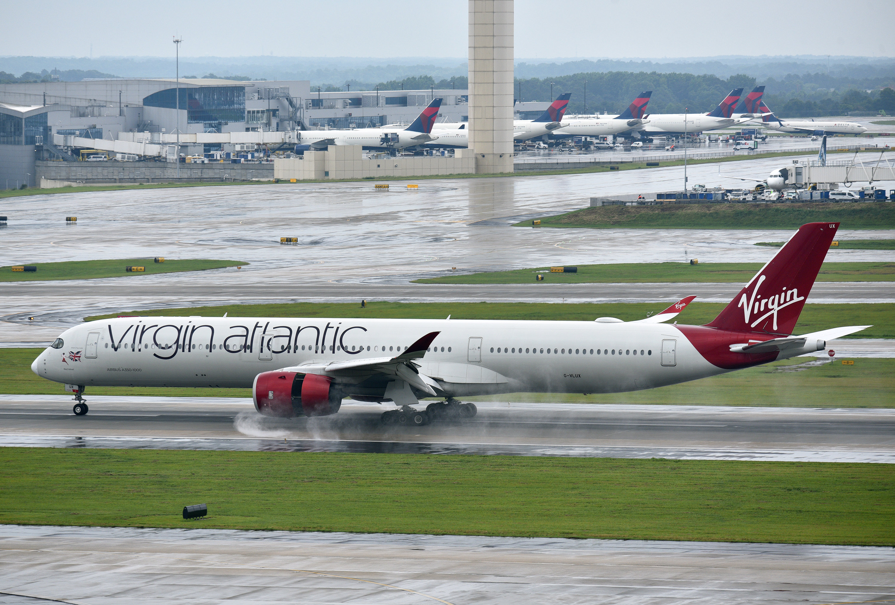 Virgin Atlantic A350 1000 ATL rain Virgin Atlantic A350 1000 ATL rain