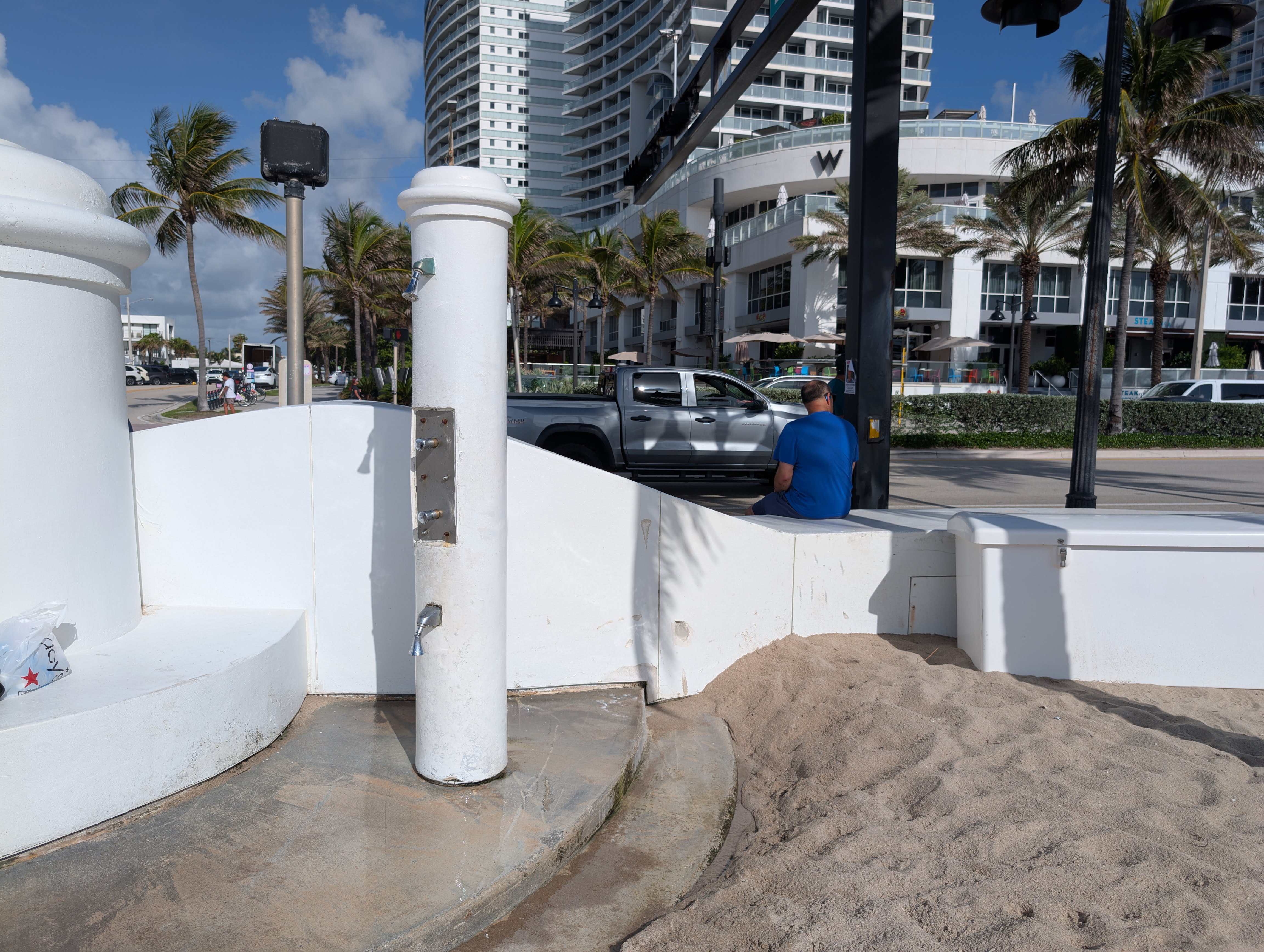 W Fort Lauderdale amenities beach shower