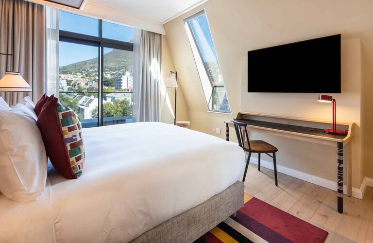 king deluxe mountain view canopy cape town king deluxe mountain view room Canopy Hilton Cape Town