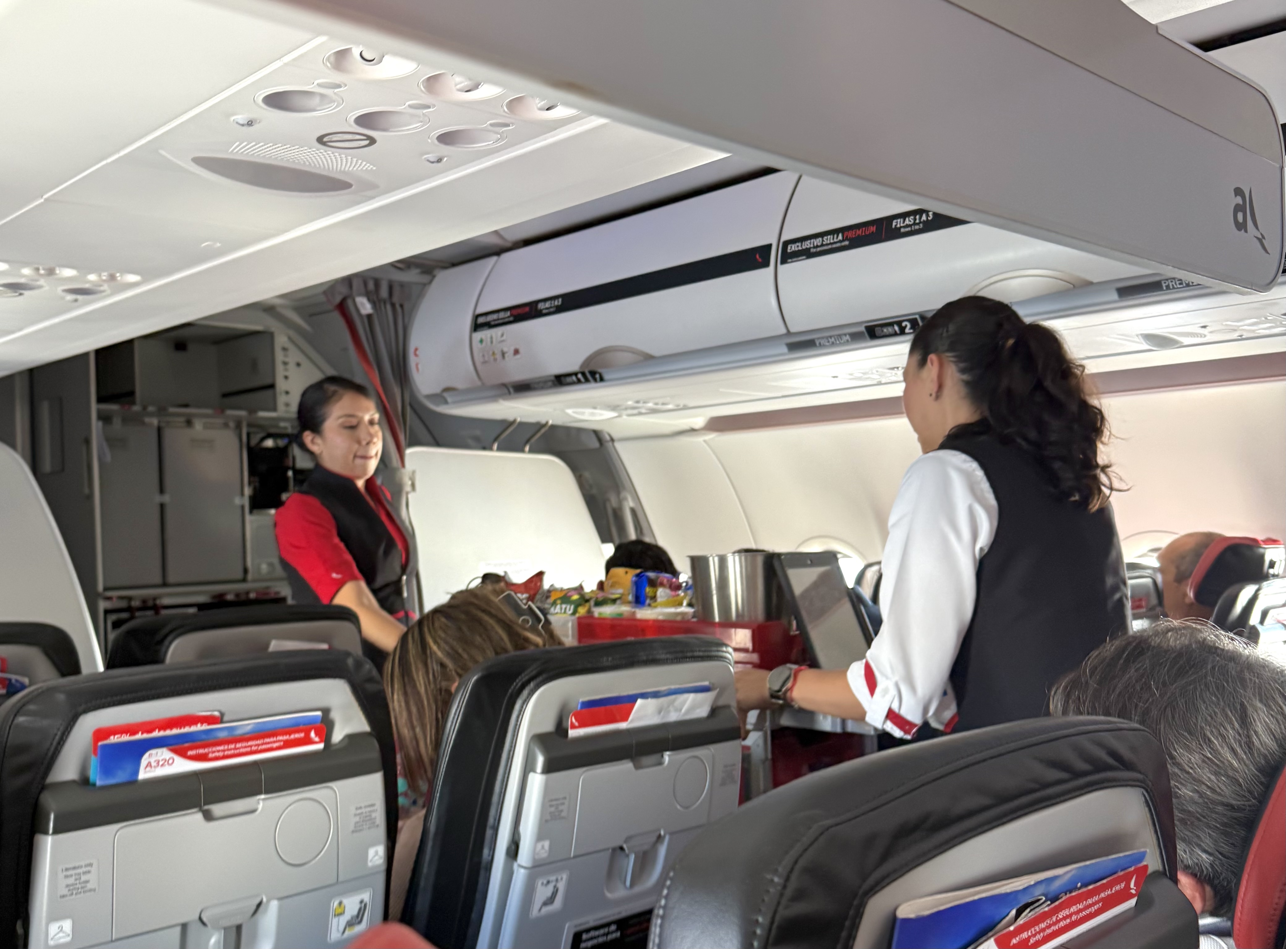 Avianca business class onboard service Avianca business class onboard service