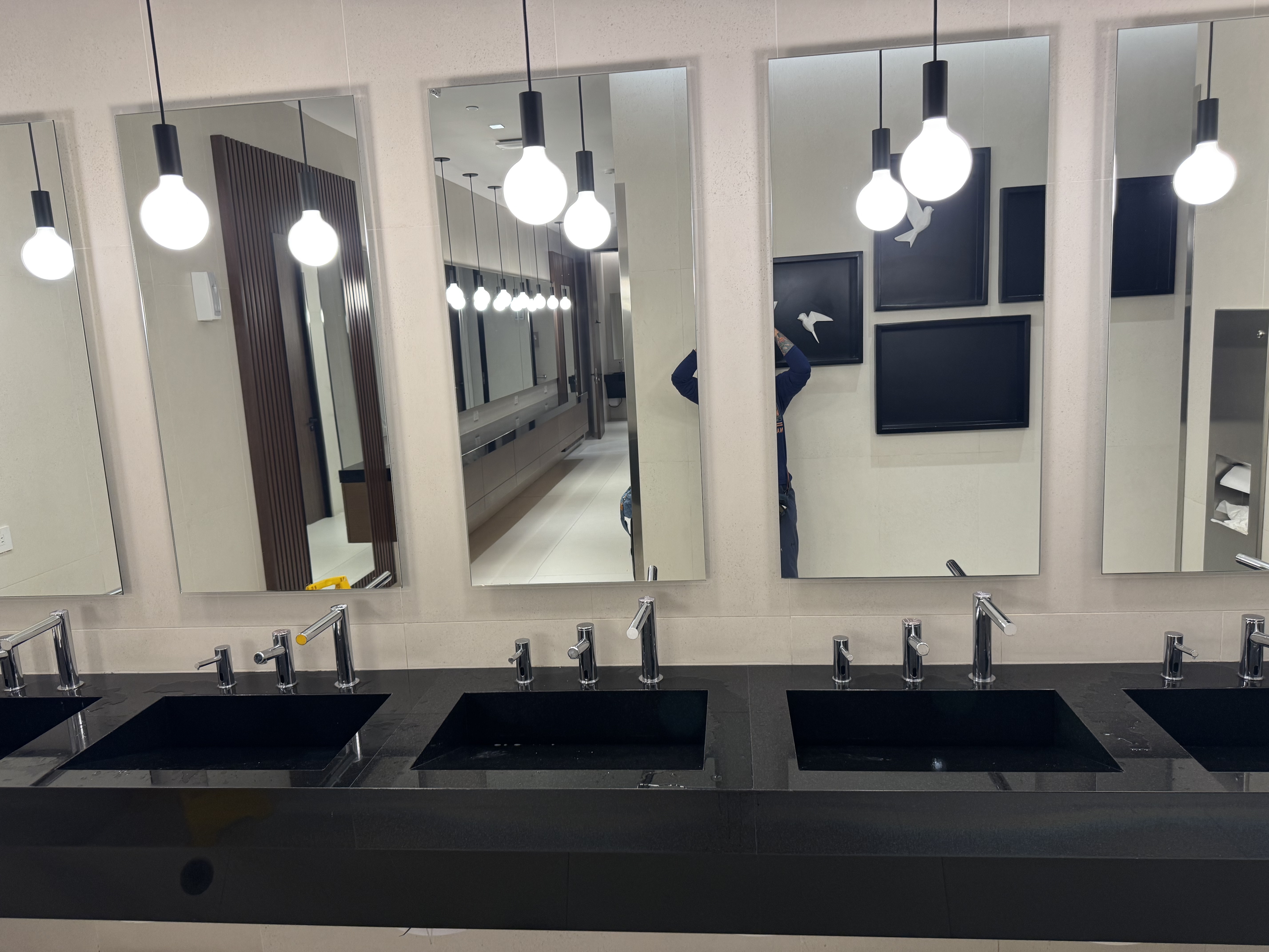 Copa Club PTY Terminal 2 bathroom sinks