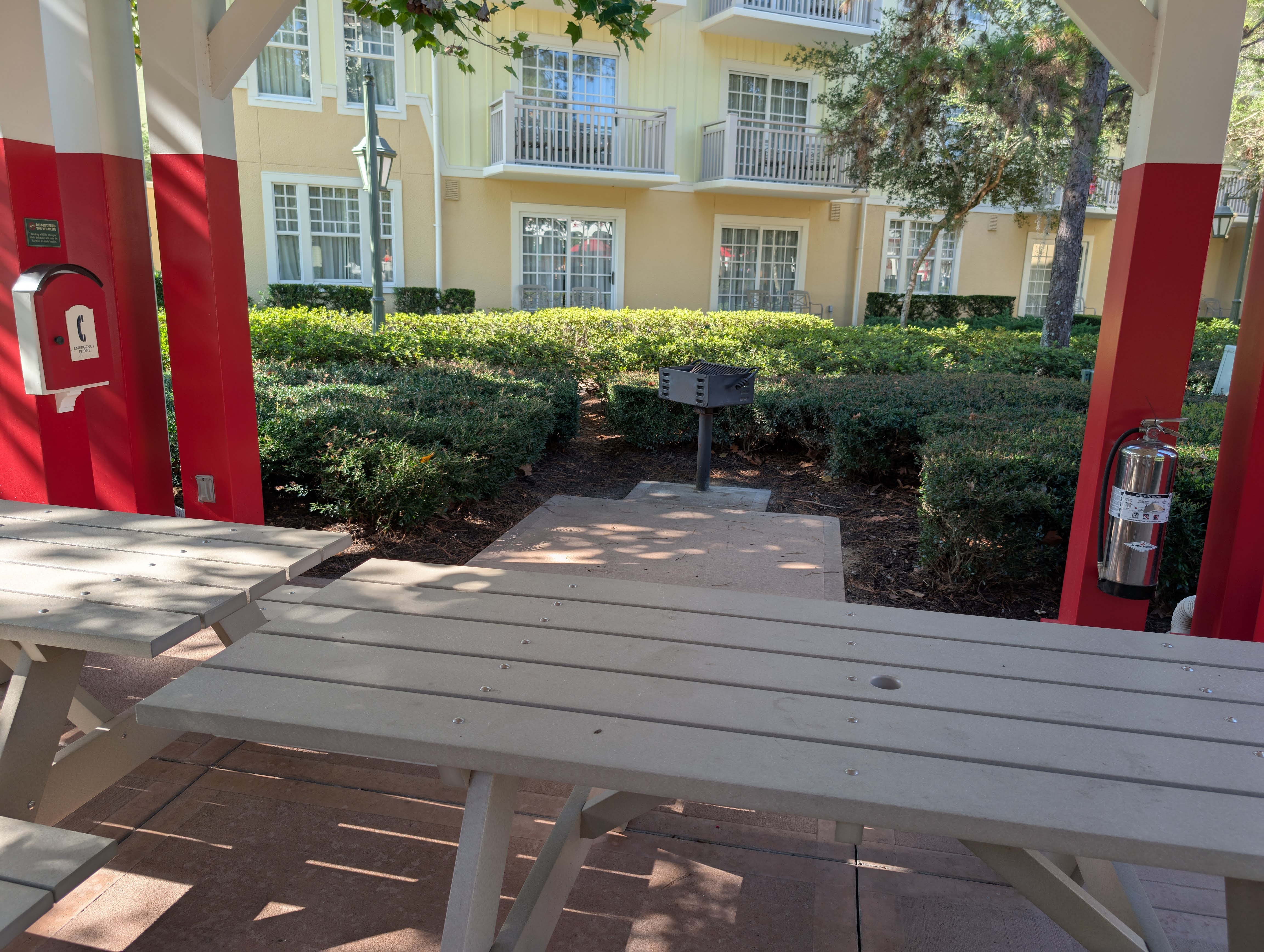 Disney’s Saratoga Springs Resort & Spa amenities pools Paddock Pool grill Disney's Saratoga Springs Resort & Spa amenities pools Paddock Pool grill