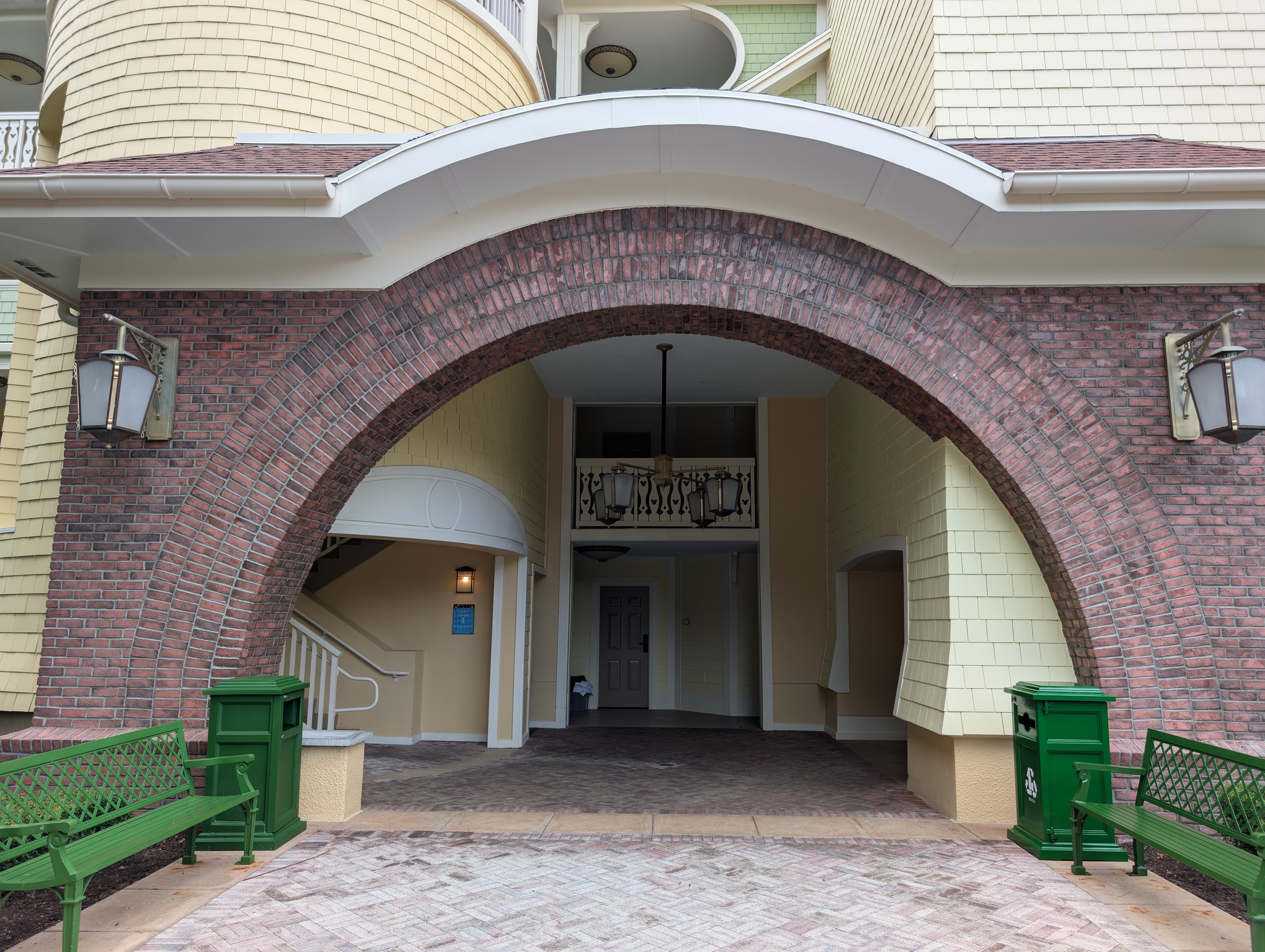 Disney’s Saratoga Springs Resort & Spa room Grandstand building Disney's Saratoga Springs Resort & Spa room Grandstand building