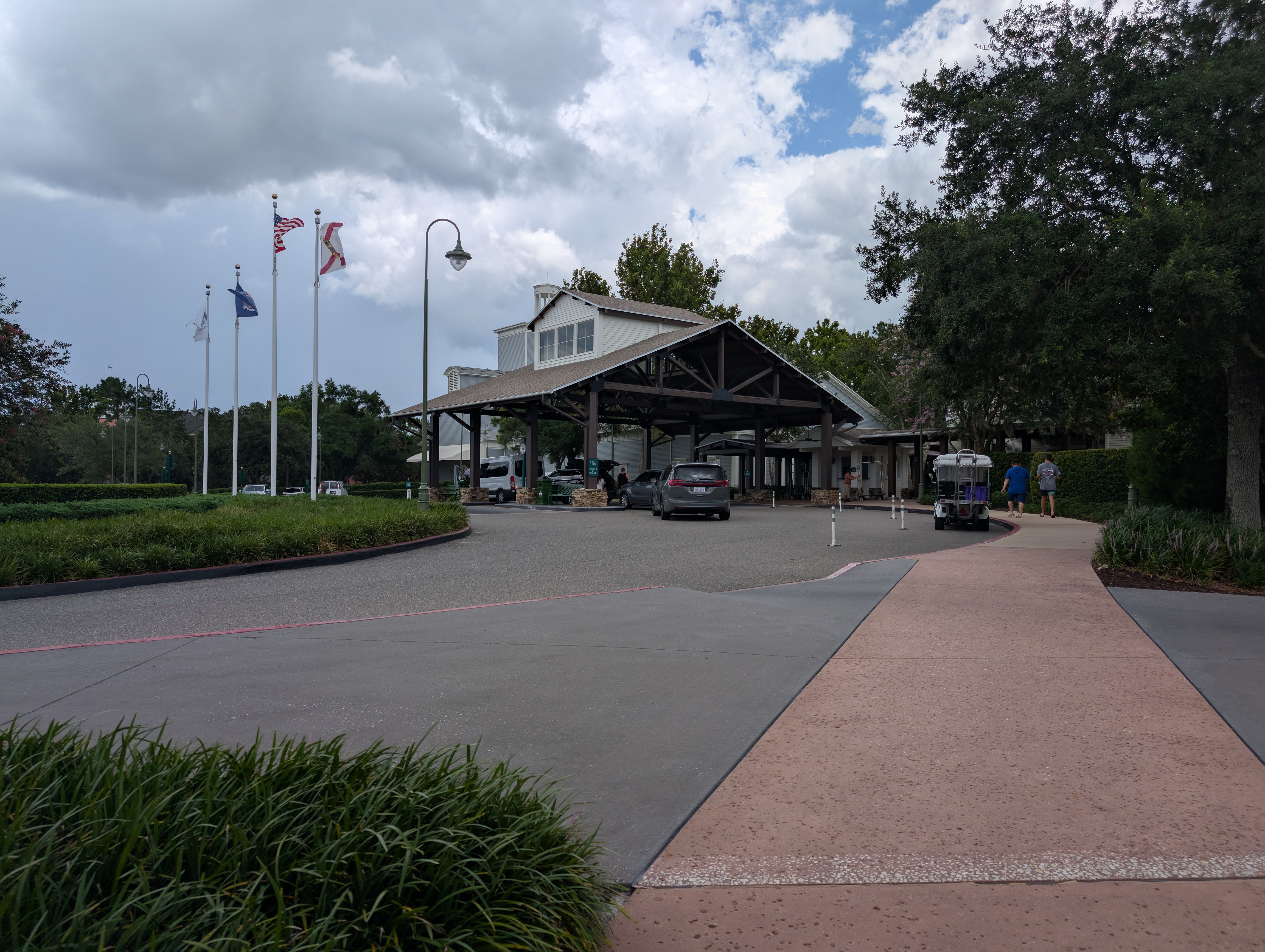 Disney’s Saratoga Springs Resort & Spa valet drive Disney's Saratoga Springs Resort & Spa valet drive