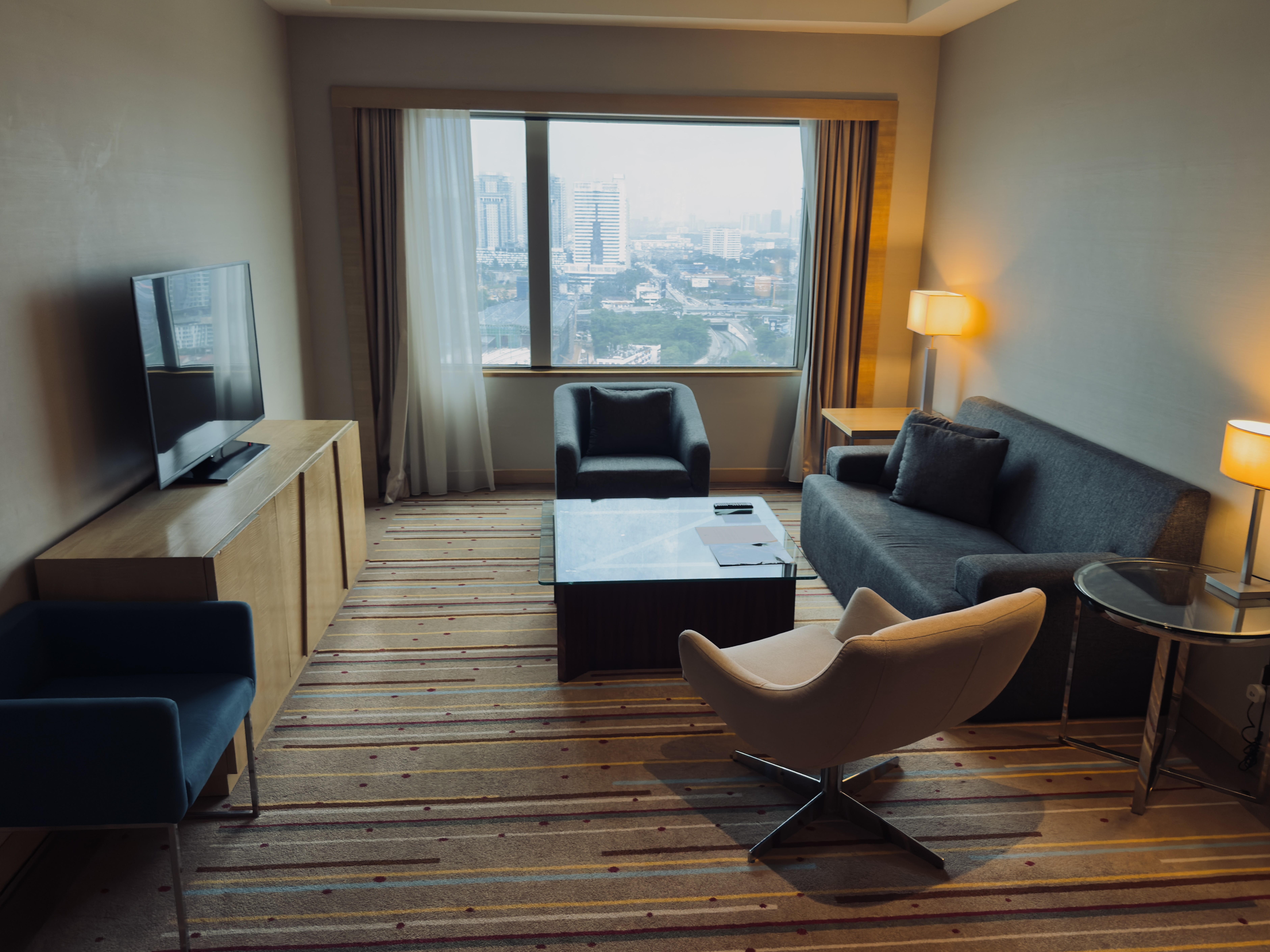 DoubleTree by Hilton Johor Bahru room living room