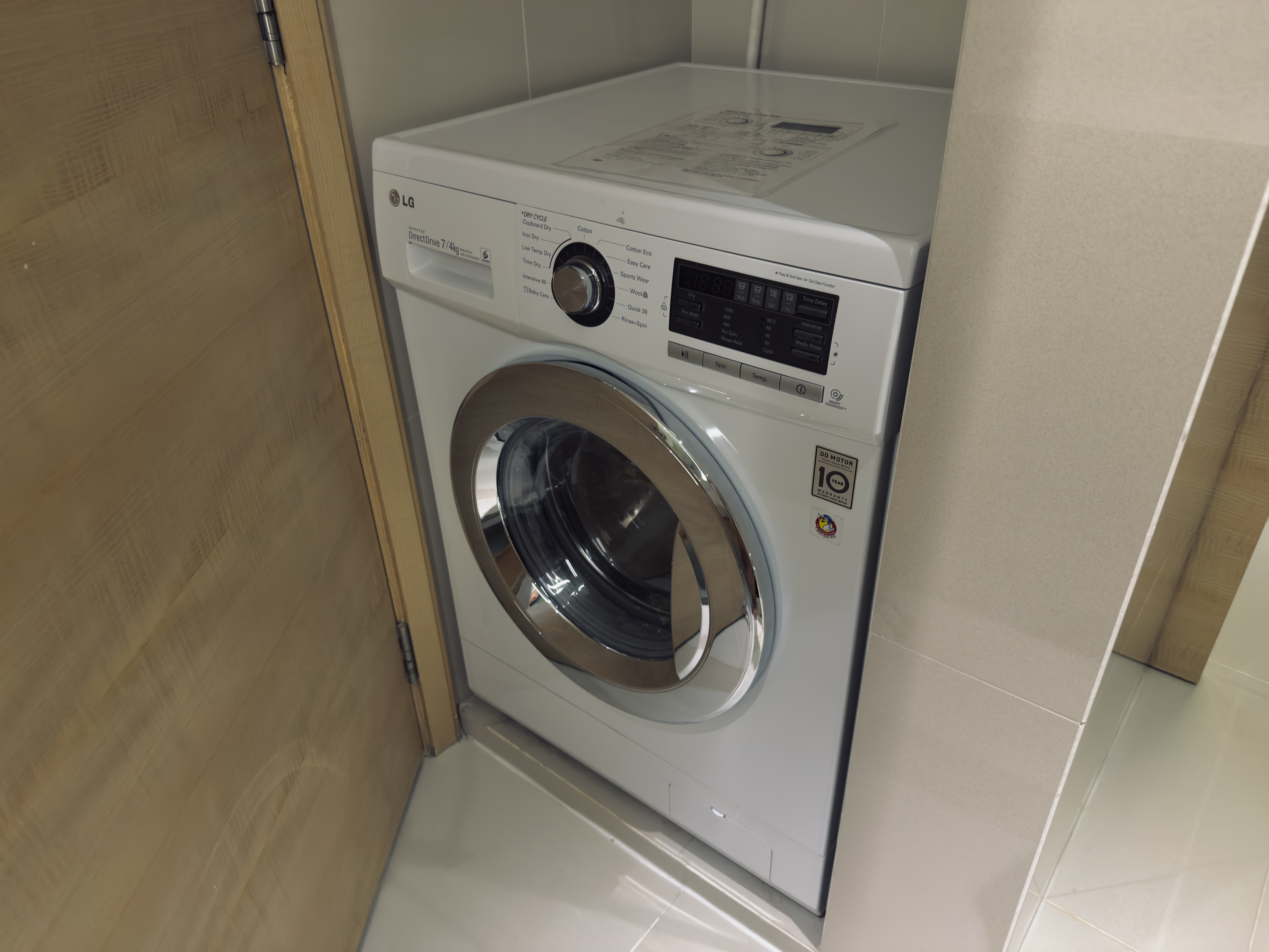 DoubleTree by Hilton Johor Bahru room washing machine