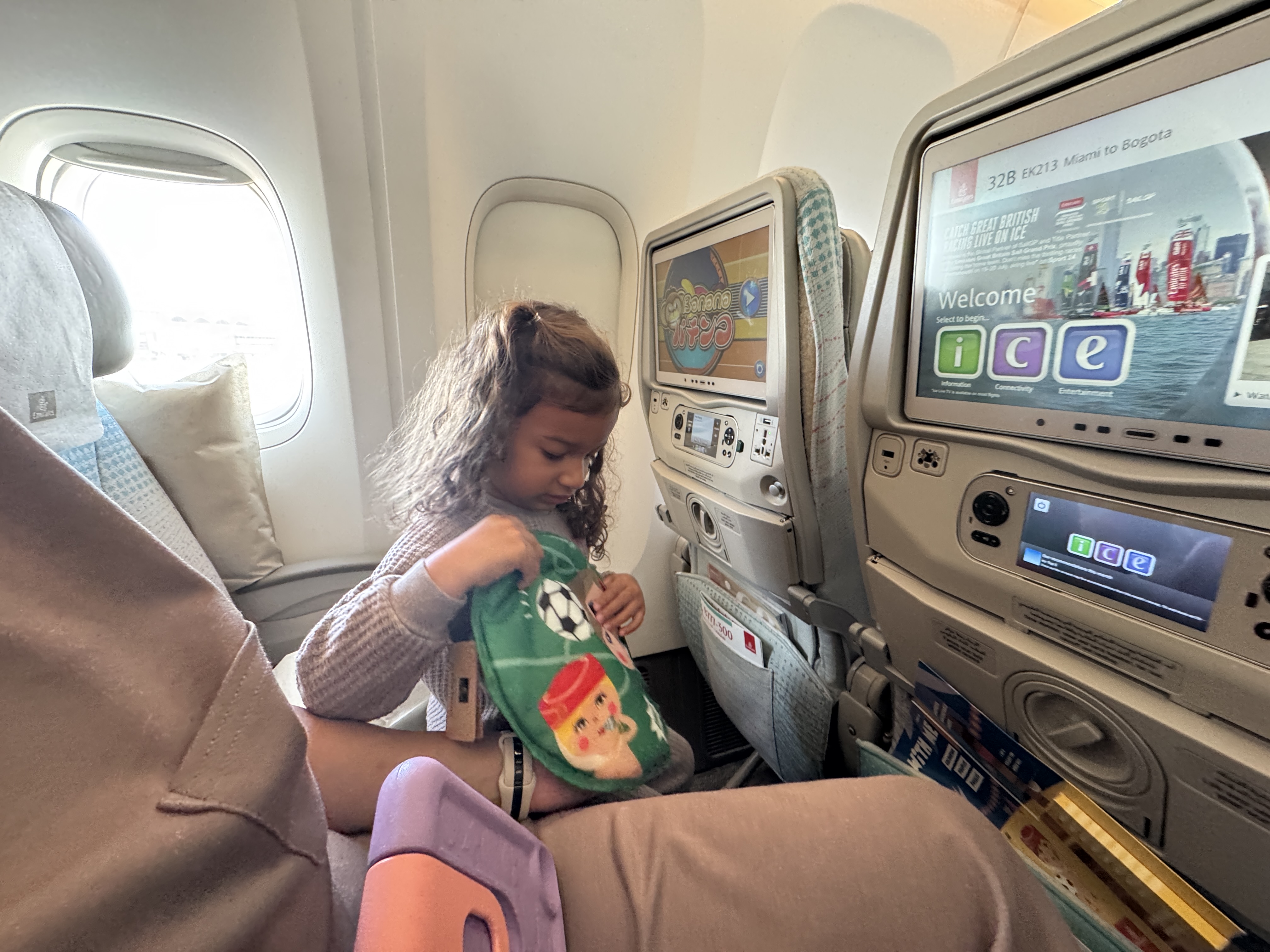 Emirates child amenity kit Emirates child amenity kit