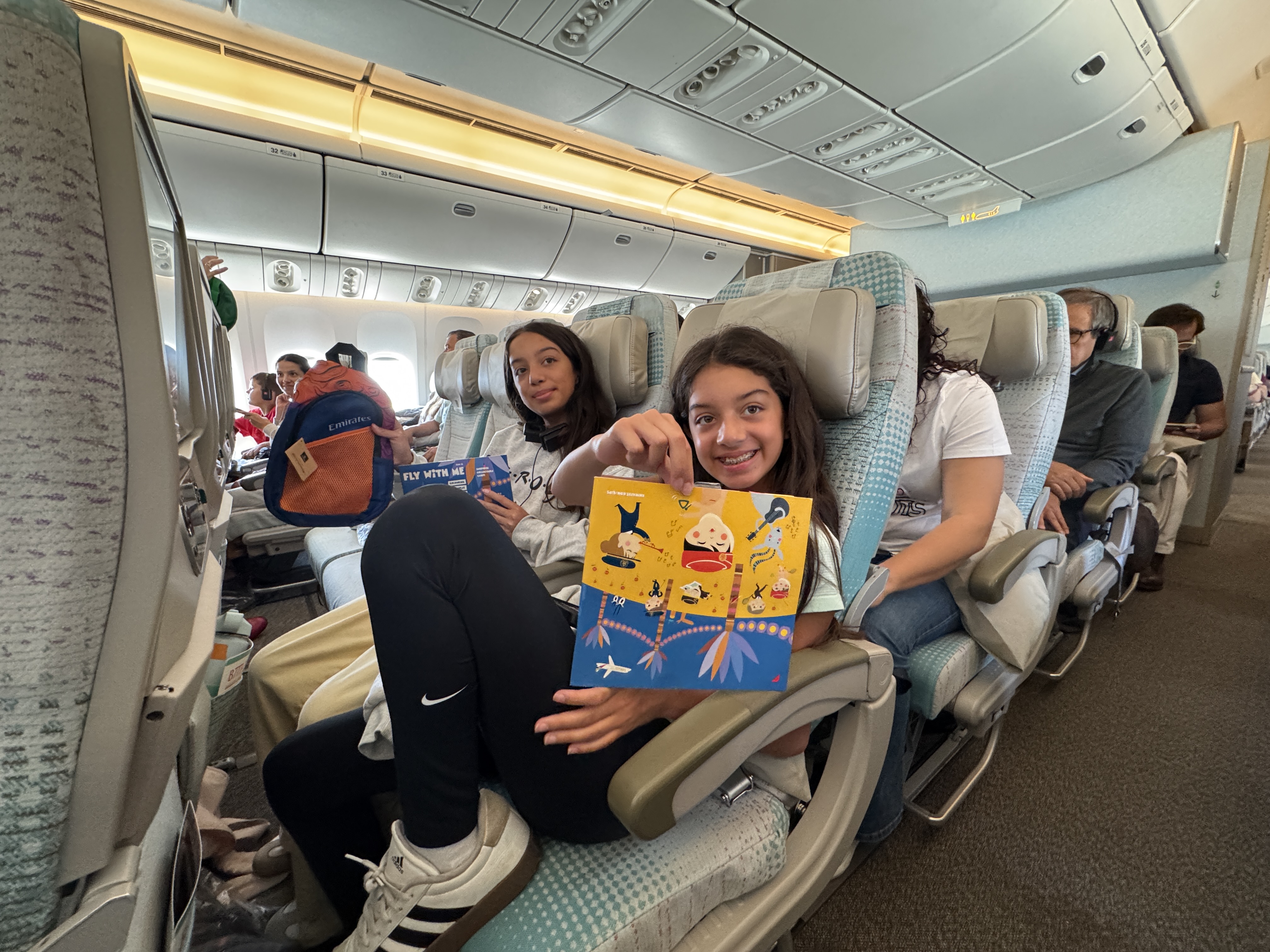 Emirates economy amenity gifts kids Emirates economy amenity gifts kids