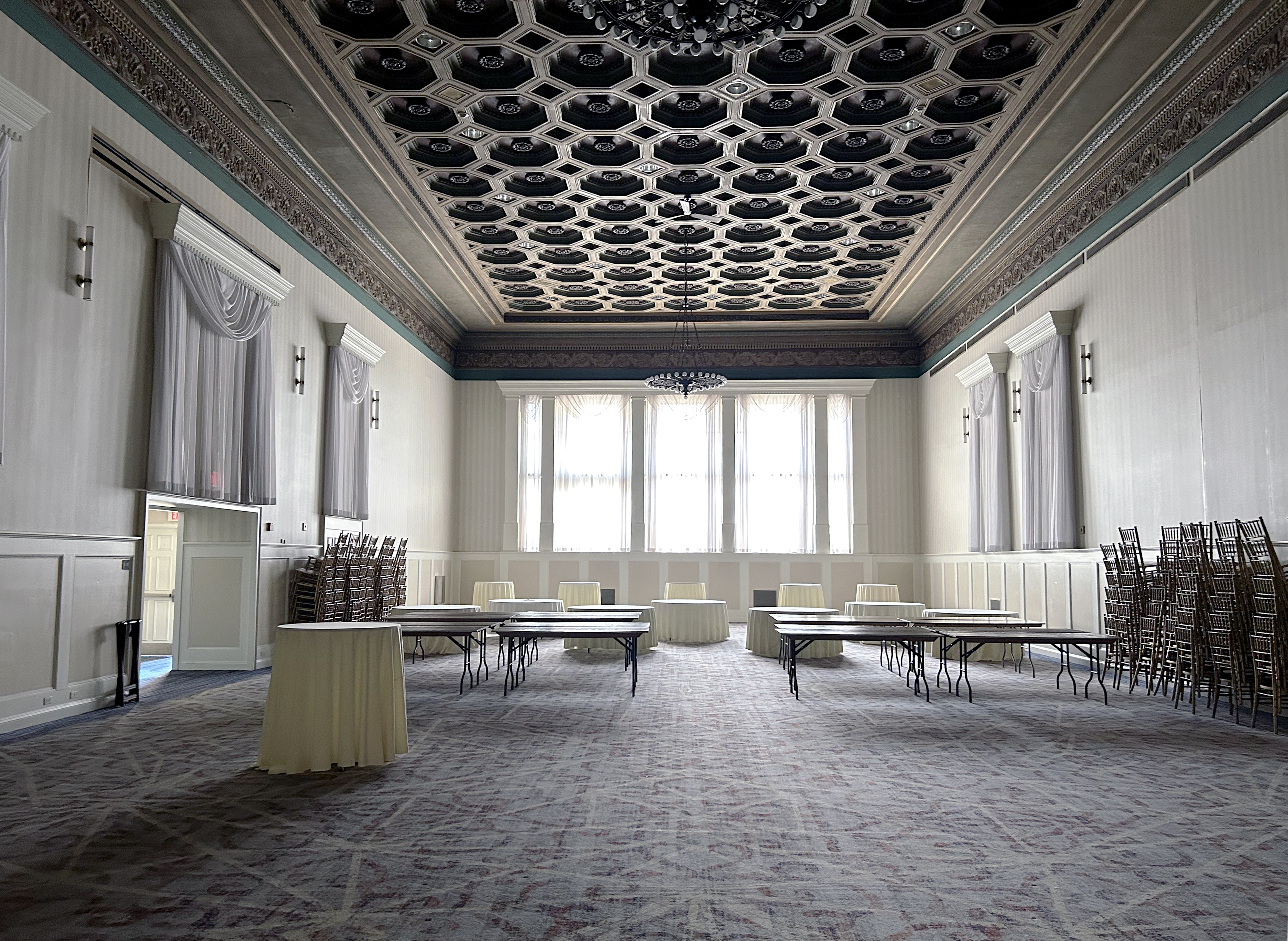 Hotel Gettysburg ballroom